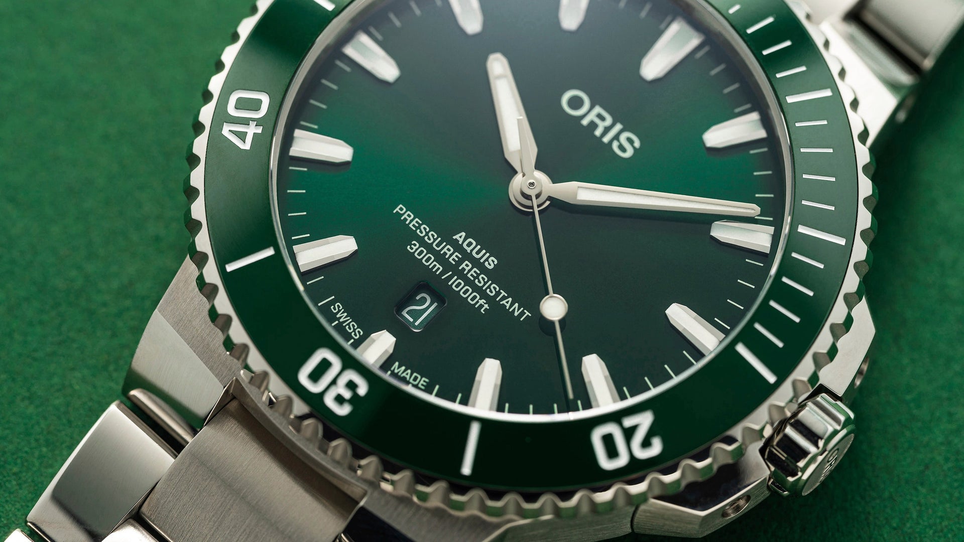 Oris Aquis Date Automatic REF#73377894157 (Green Dial / 43.5mm)
