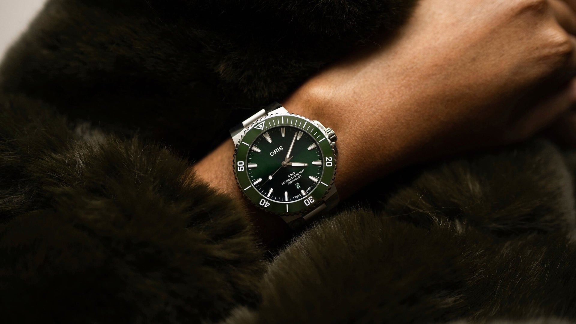 Oris Aquis Date Automatic REF#73377894157 (Green Dial / 43.5mm)