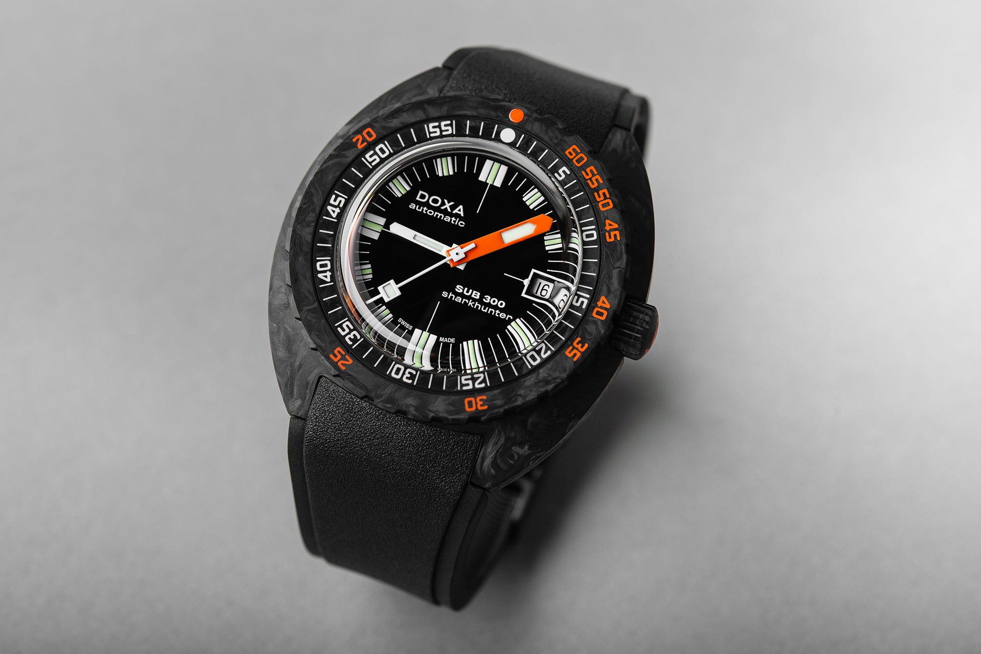 Doxa SUB 300 Carbon Sharkhunter Automatic (Black Dial / 42.5mm)