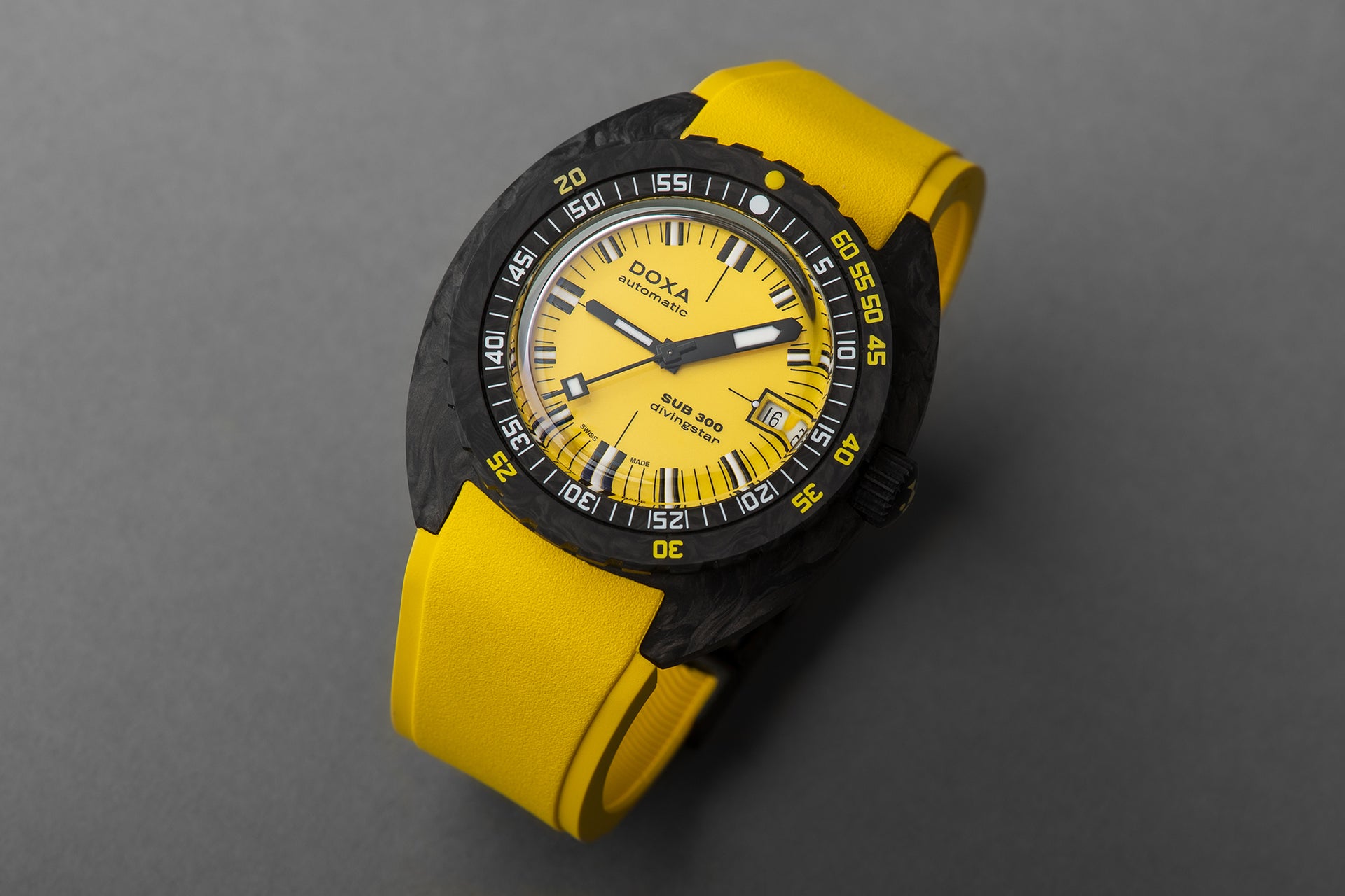 Doxa SUB 300 Carbon Divingstar Automatic (Yellow Dial / 42.5mm)