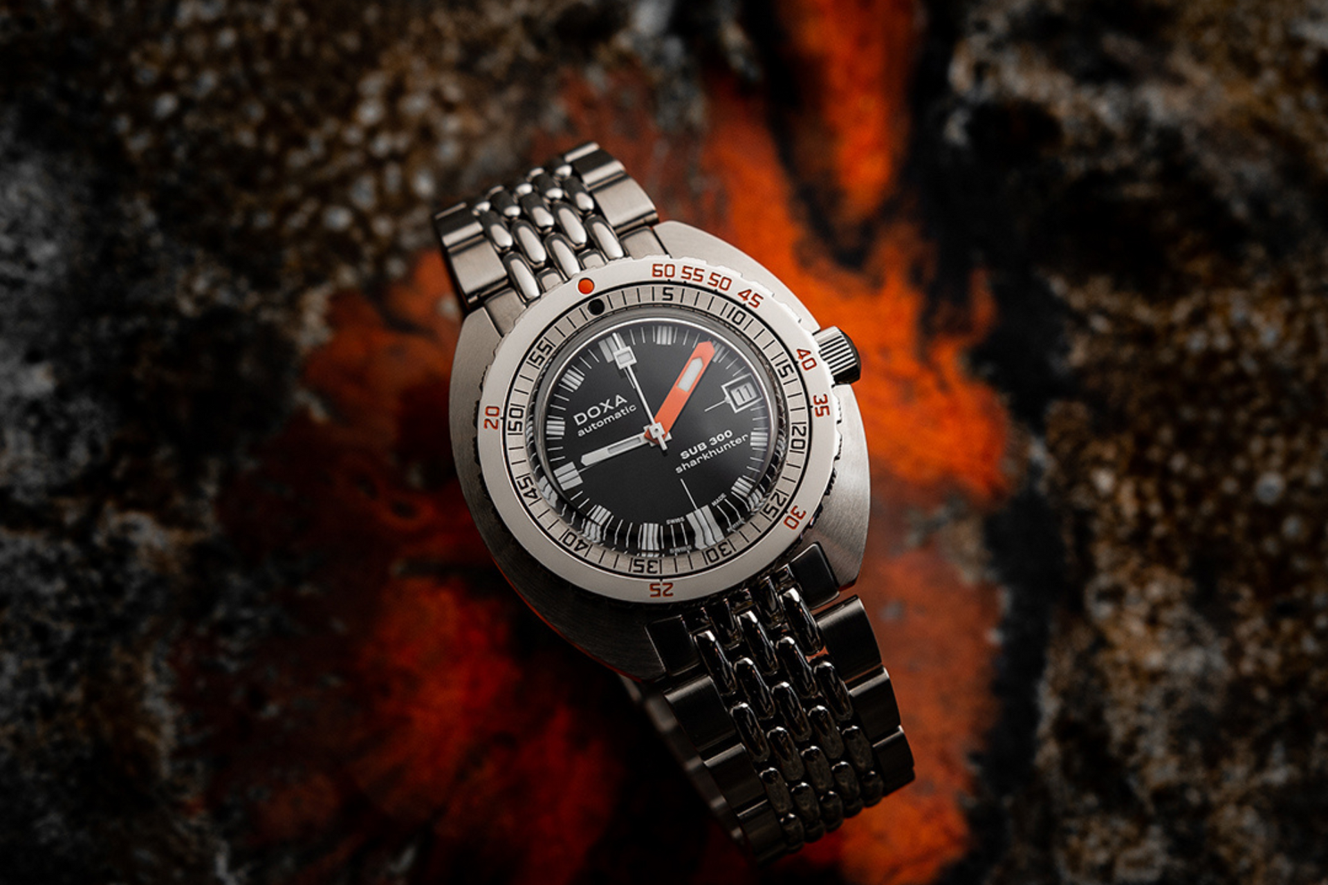Doxa SUB 300 Sharkhunter Automatic (Black Dial / 42.5mm)