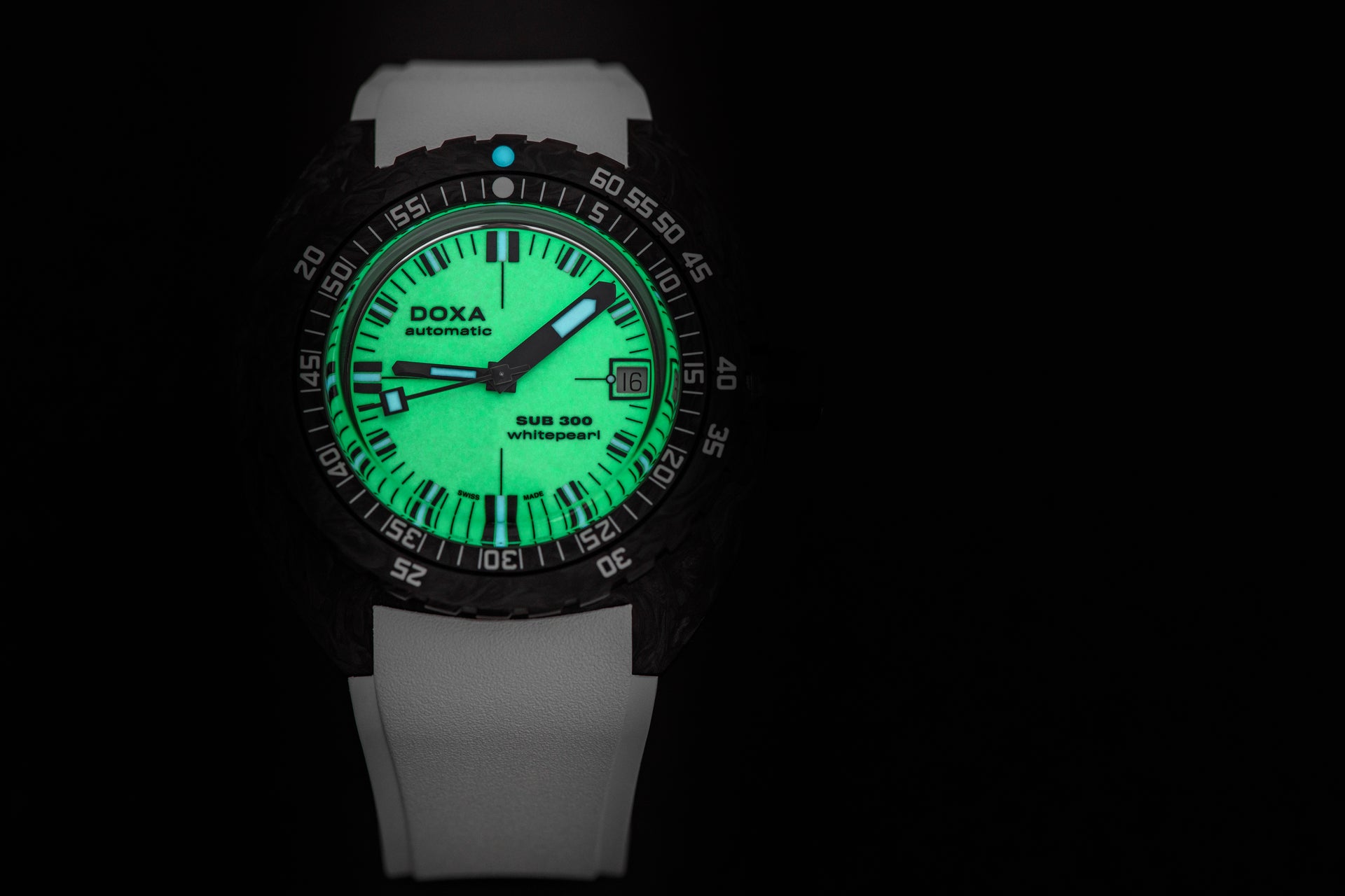 Doxa SUB 300 Carbon Whitepearl Automatic (White Dial / 42.5mm)