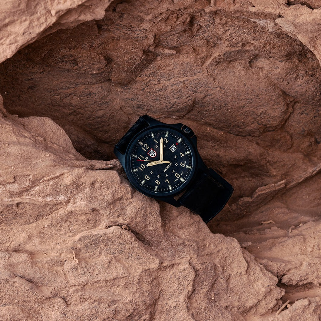 Atacama Field, 43MM - Black/Sand Dial