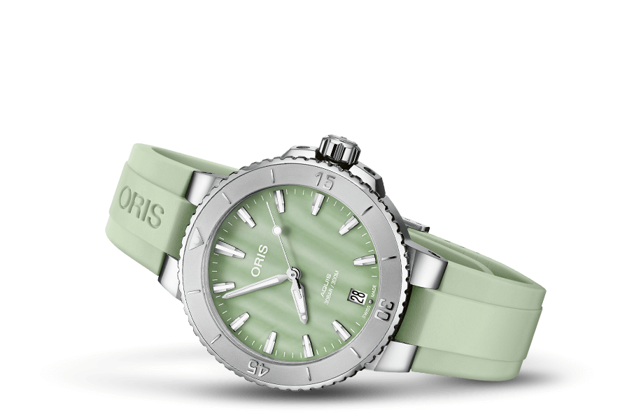 Oris Aquis Date Automatic (Green MOP Dial / 36.5mm)