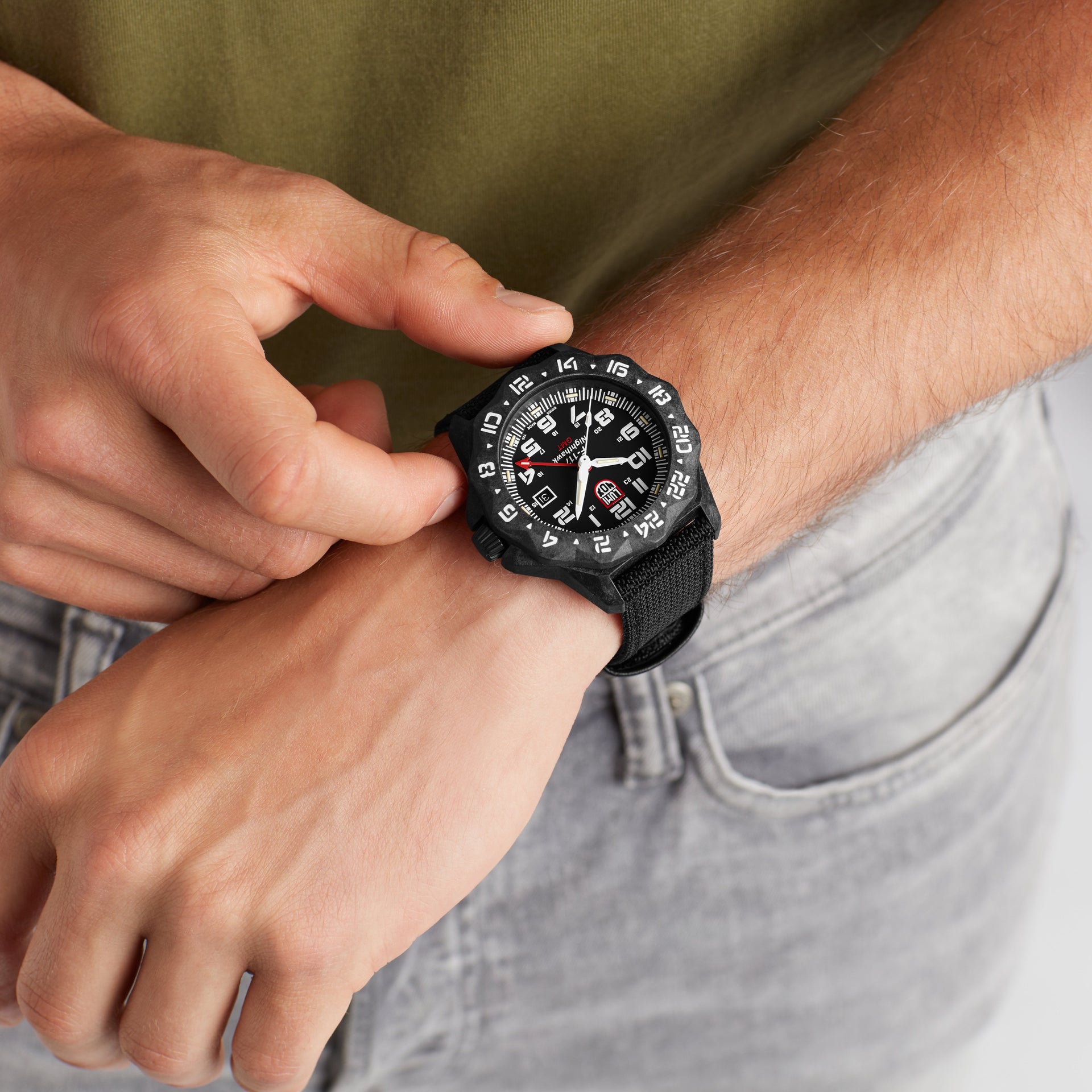 F-117 Nighthawk, 44MM - Black Dial