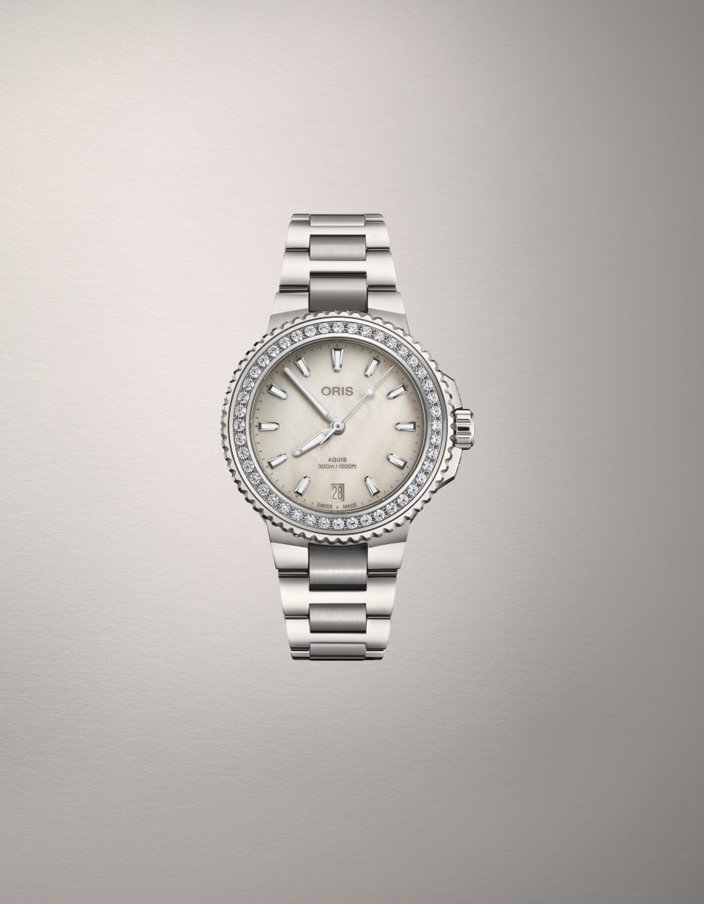 Oris Aquis Date Diamonds REF#73377924956-0781905P (Cadran en nacre blanche / 36,5 mm)