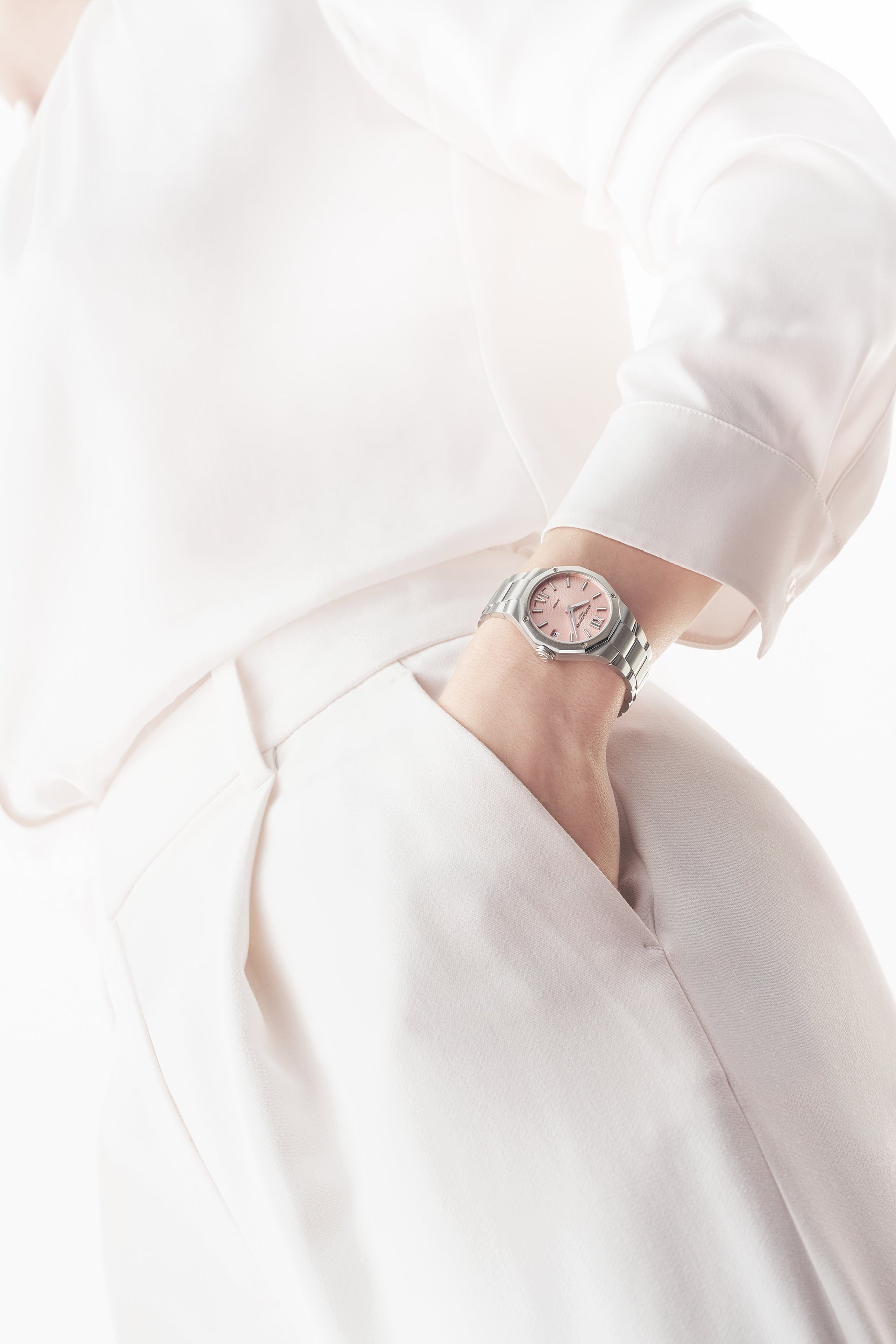 Baume Et Mercier Riviera Quartz (Pink Dial / 33mm)