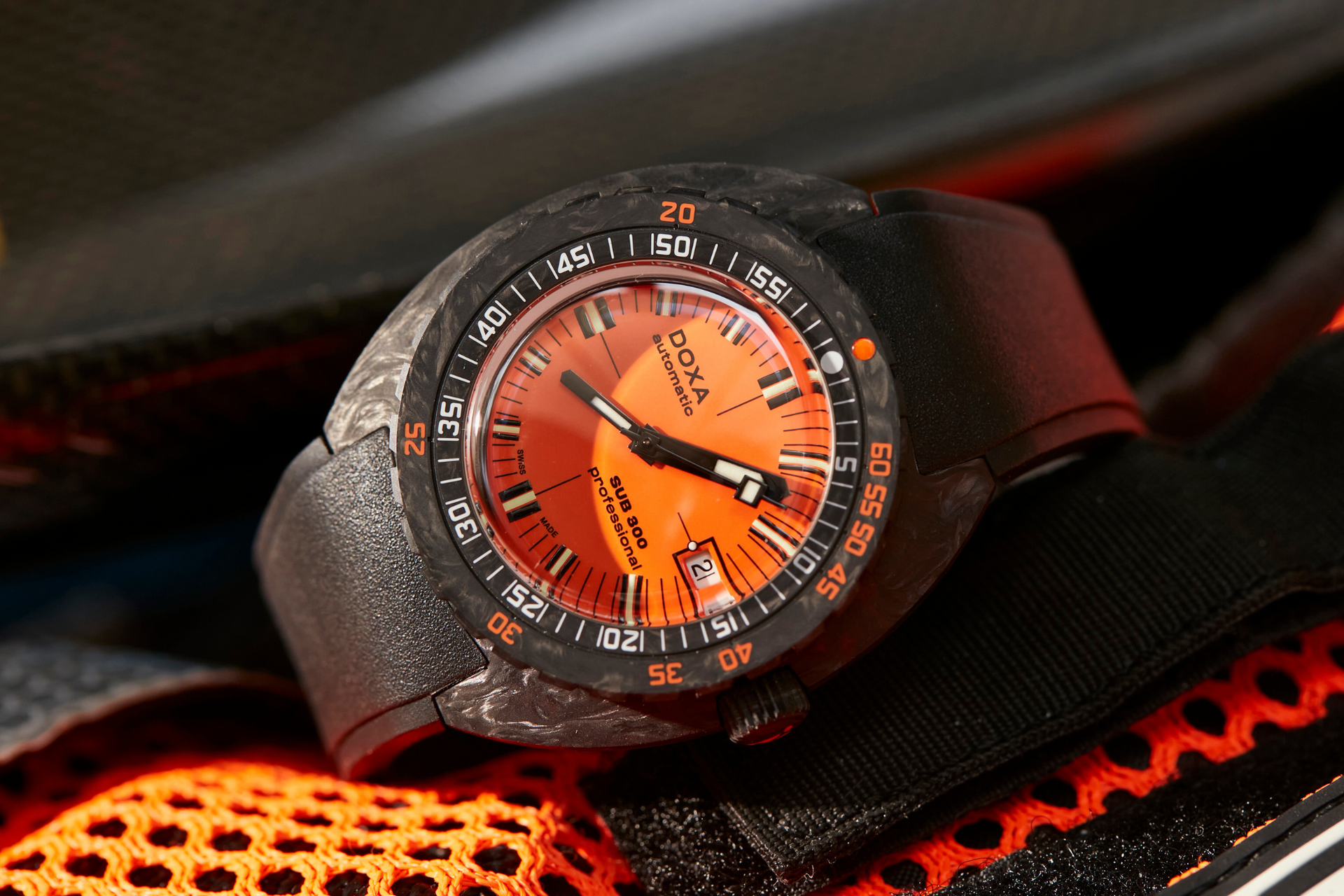 Doxa SUB 300 Carbon Professional Automatic (Orange Dial / 42.5mm)