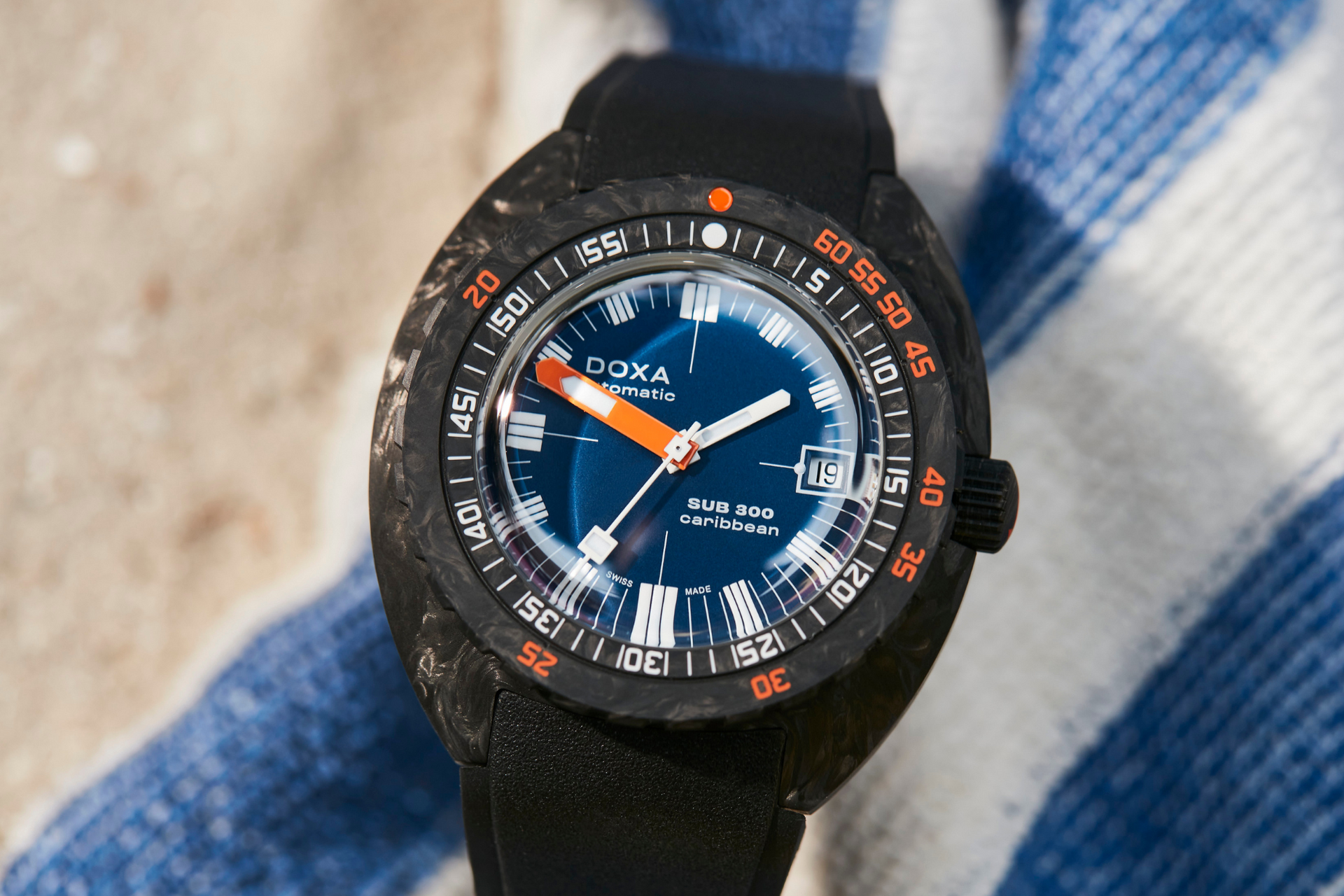 Doxa SUB 300 Carbon Caribbean Automatic (Blue Dial / 42.5mm)