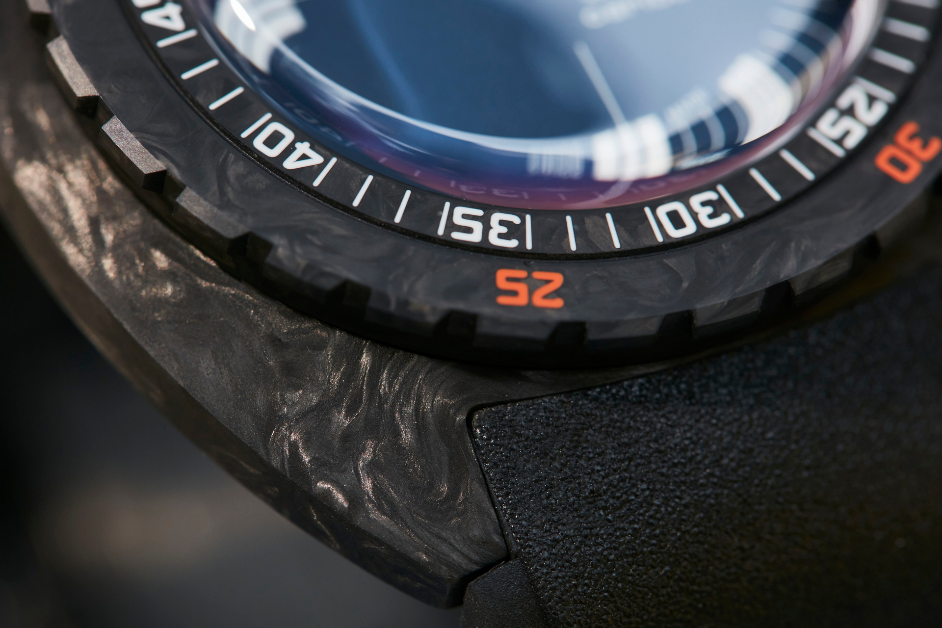 Doxa SUB 300 Carbon Caribbean Automatic (Blue Dial / 42.5mm)