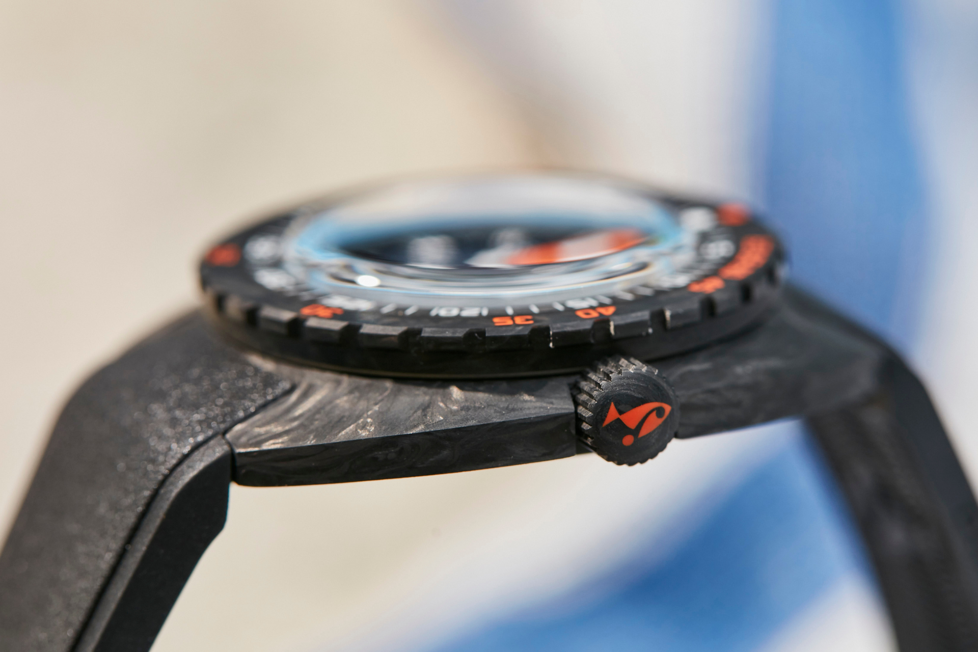 Doxa SUB 300 Carbon Caribbean Automatic (Blue Dial / 42.5mm)