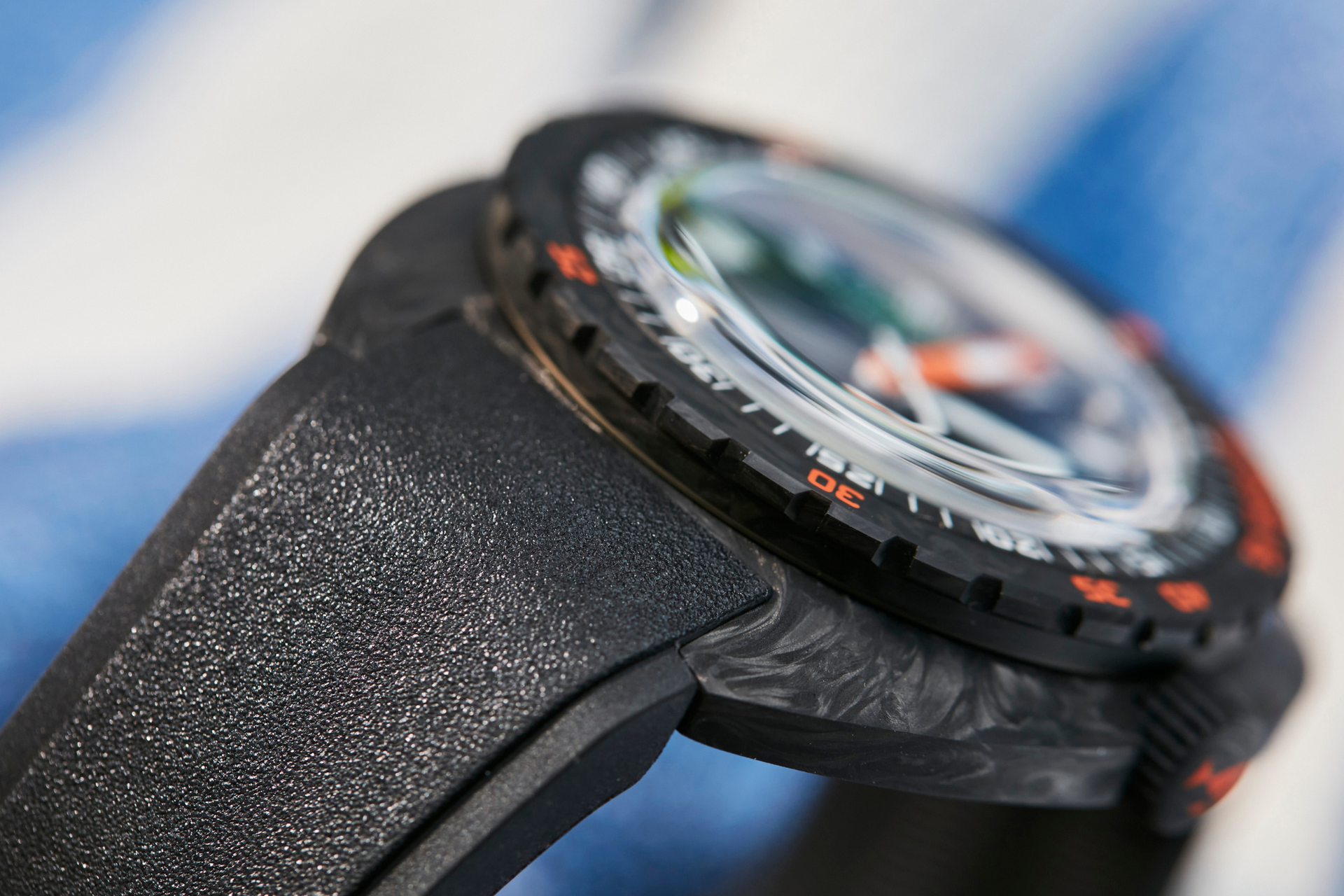 Doxa SUB 300 Carbon Caribbean Automatic (Blue Dial / 42.5mm)