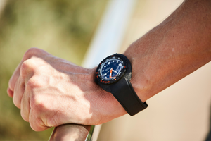 Doxa SUB 300 Carbon Caribbean Automatic (Blue Dial / 42.5mm)