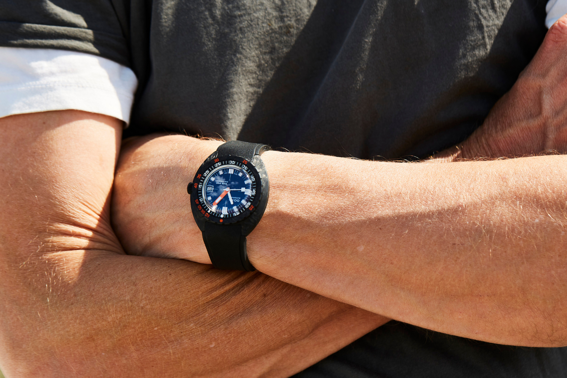 Doxa SUB 300 Carbon Caribbean Automatic (Blue Dial / 42.5mm)