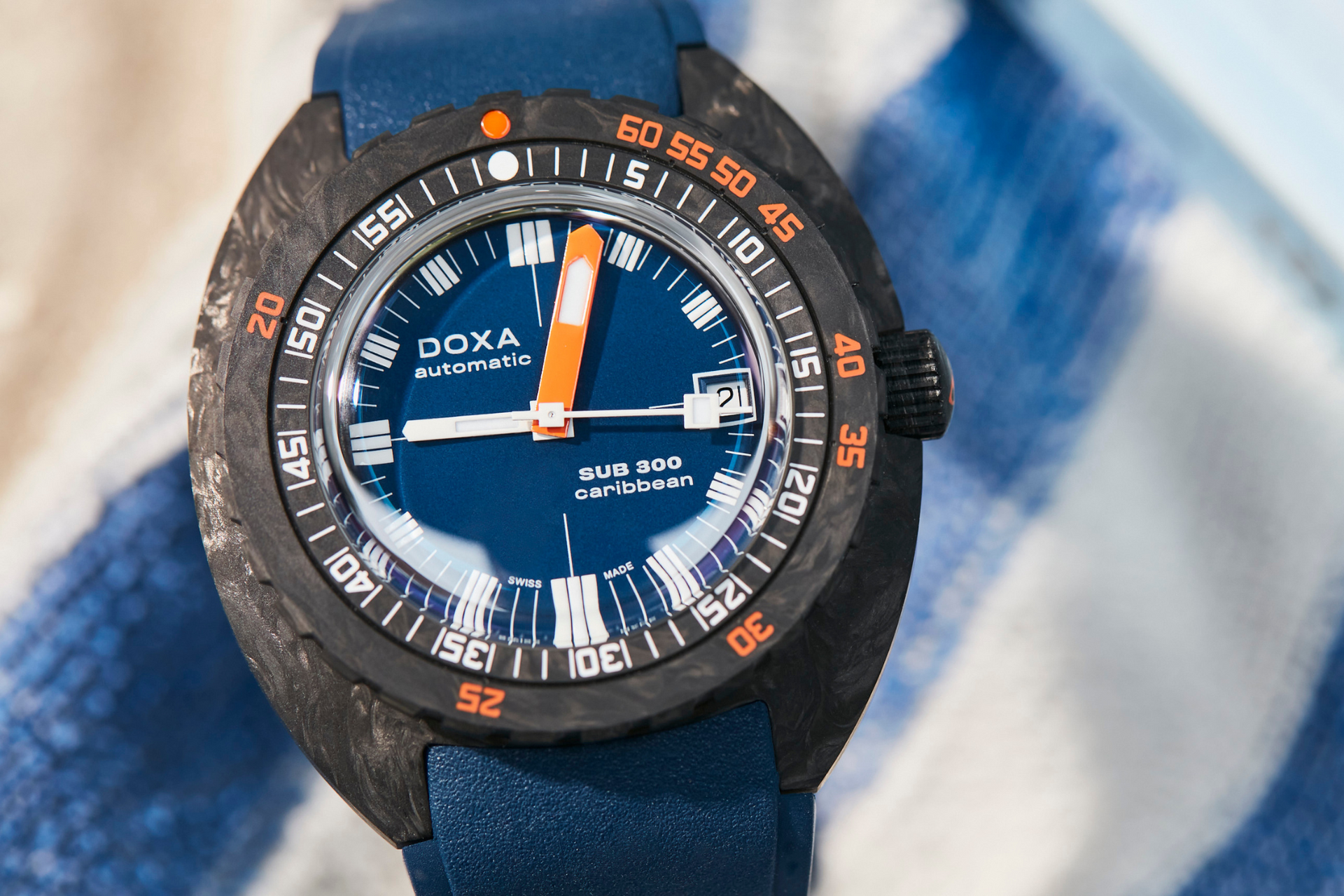 Doxa SUB 300 Carbon Caribbean Automatic (Blue Dial / 42.5mm)