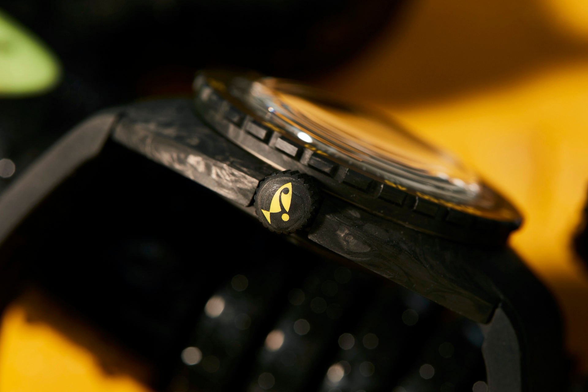 Doxa SUB 300 Carbon Divingstar Automatic (Yellow Dial / 42.5mm)