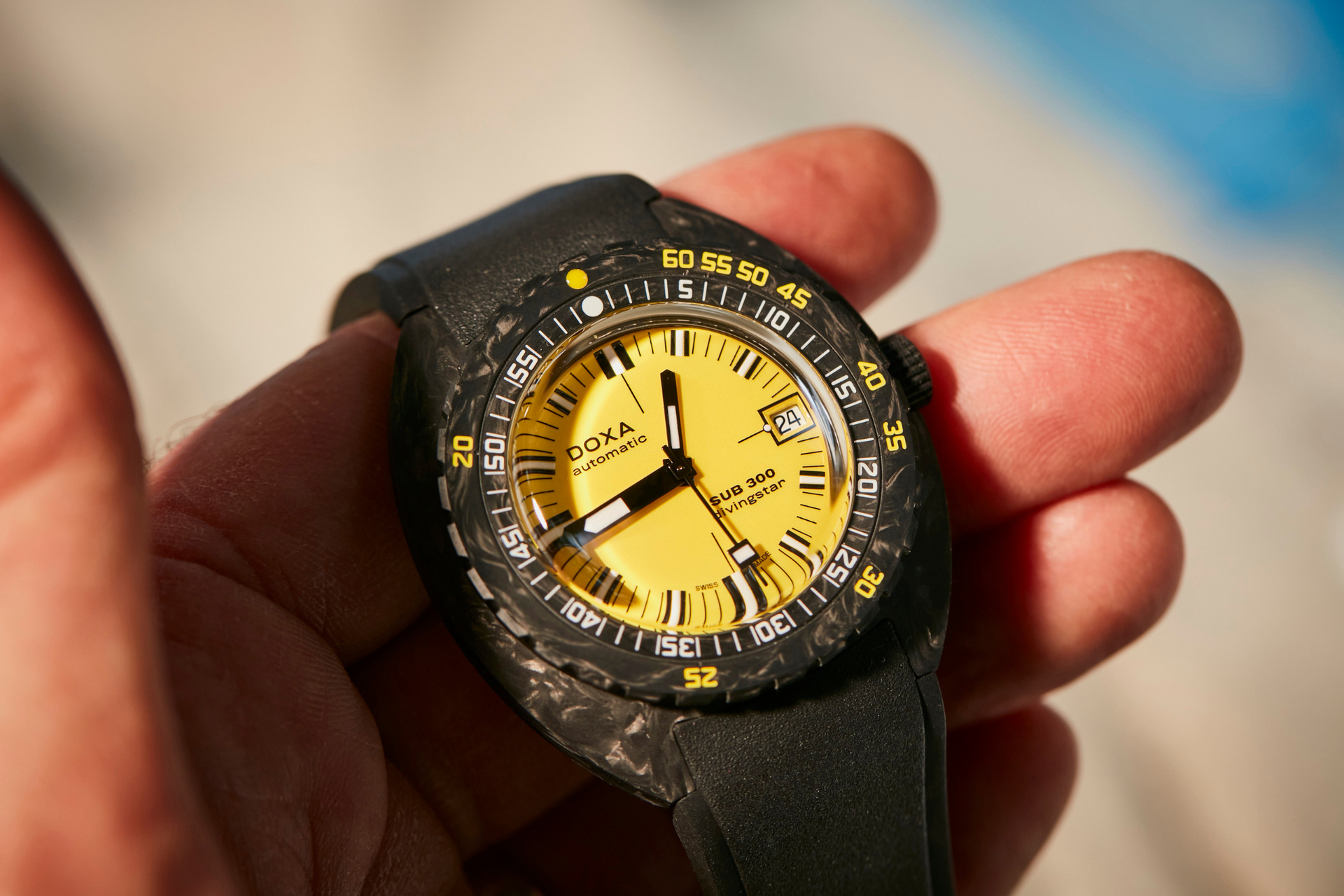 Doxa SUB 300 Carbon Divingstar Automatic (Yellow Dial / 42.5mm)