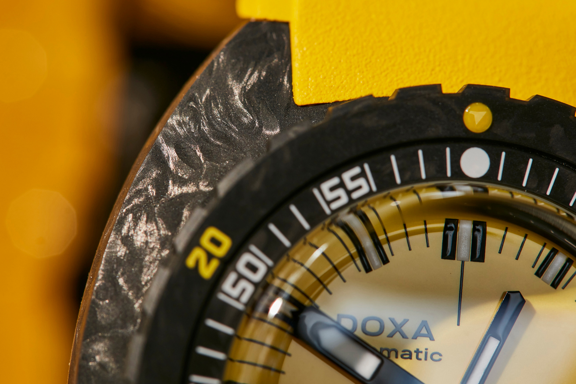 Doxa SUB 300 Carbon Divingstar Automatic (Yellow Dial / 42.5mm)