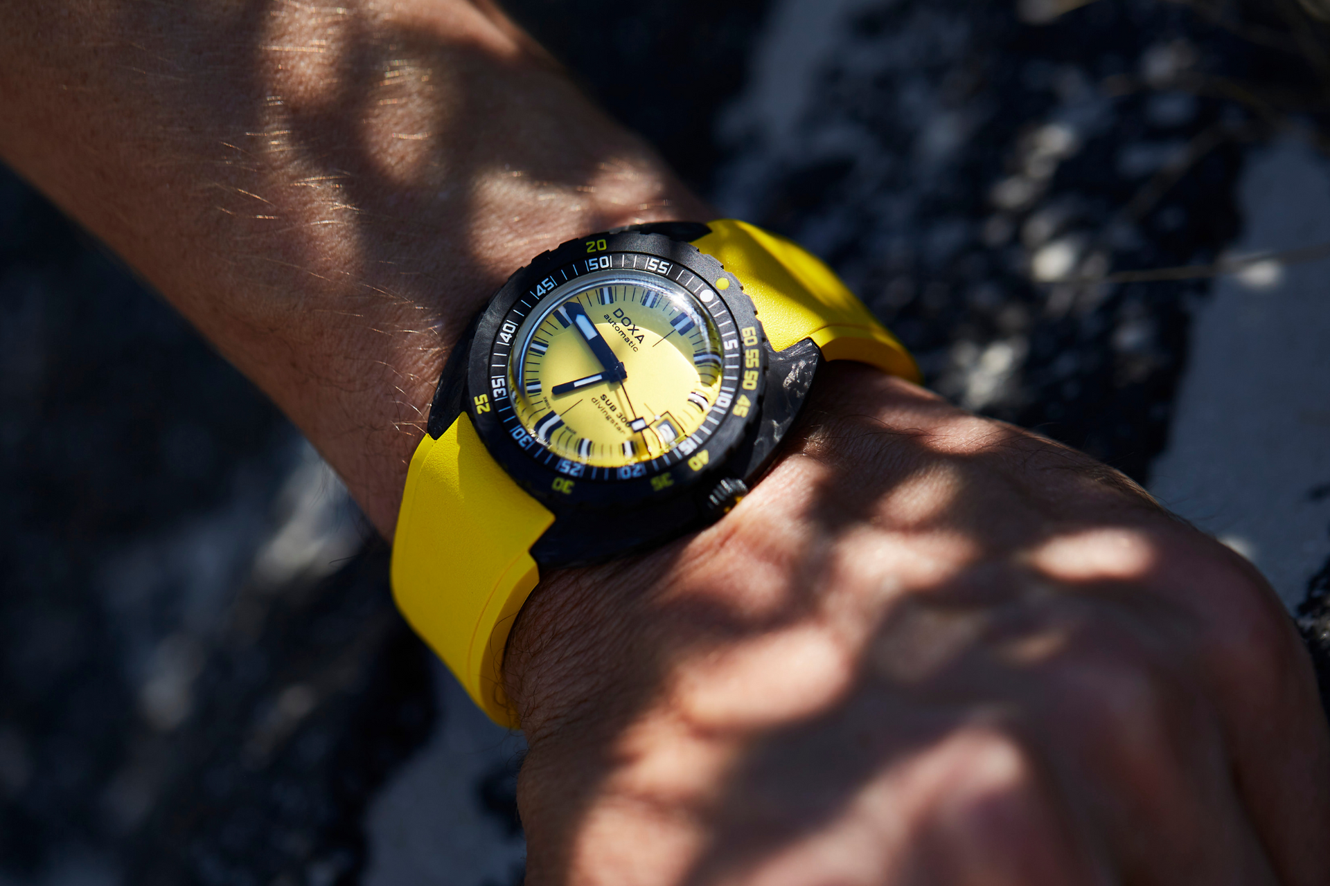 Doxa SUB 300 Carbon Divingstar Automatic (Yellow Dial / 42.5mm)