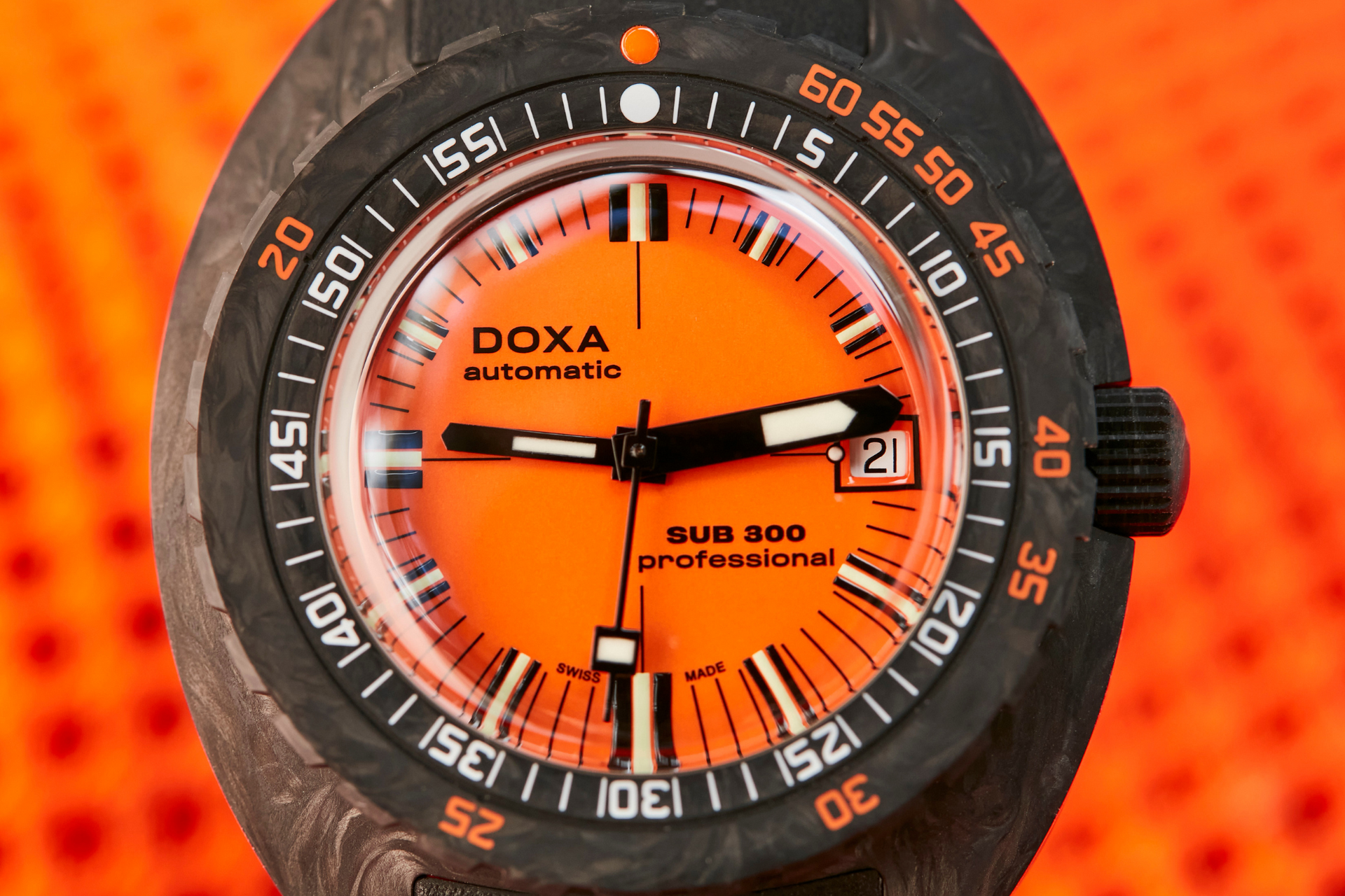 Doxa SUB 300 Carbon Professional Automatic (Orange Dial / 42.5mm)