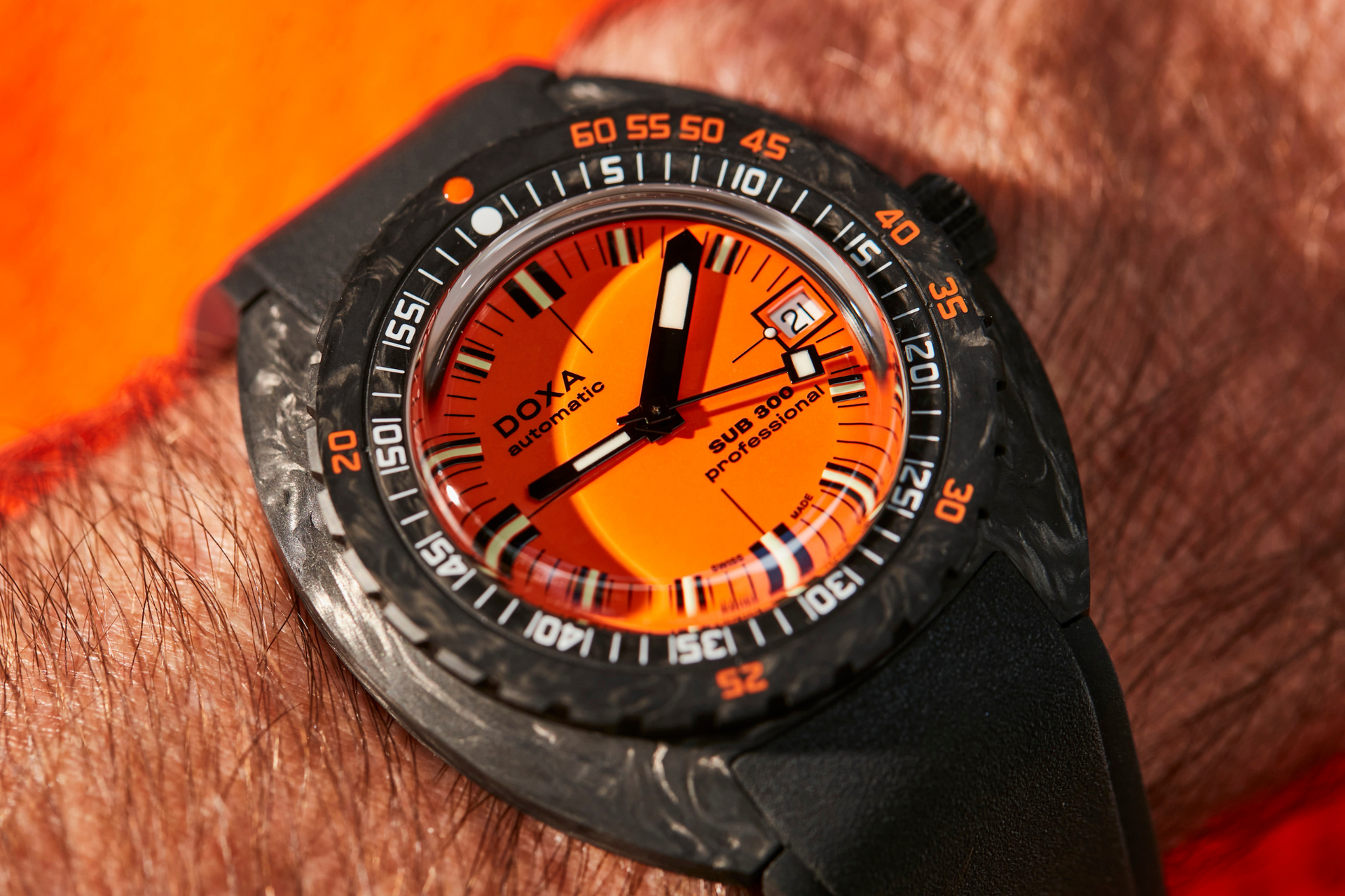 Doxa SUB 300 Carbon Professional Automatic (Orange Dial / 42.5mm)