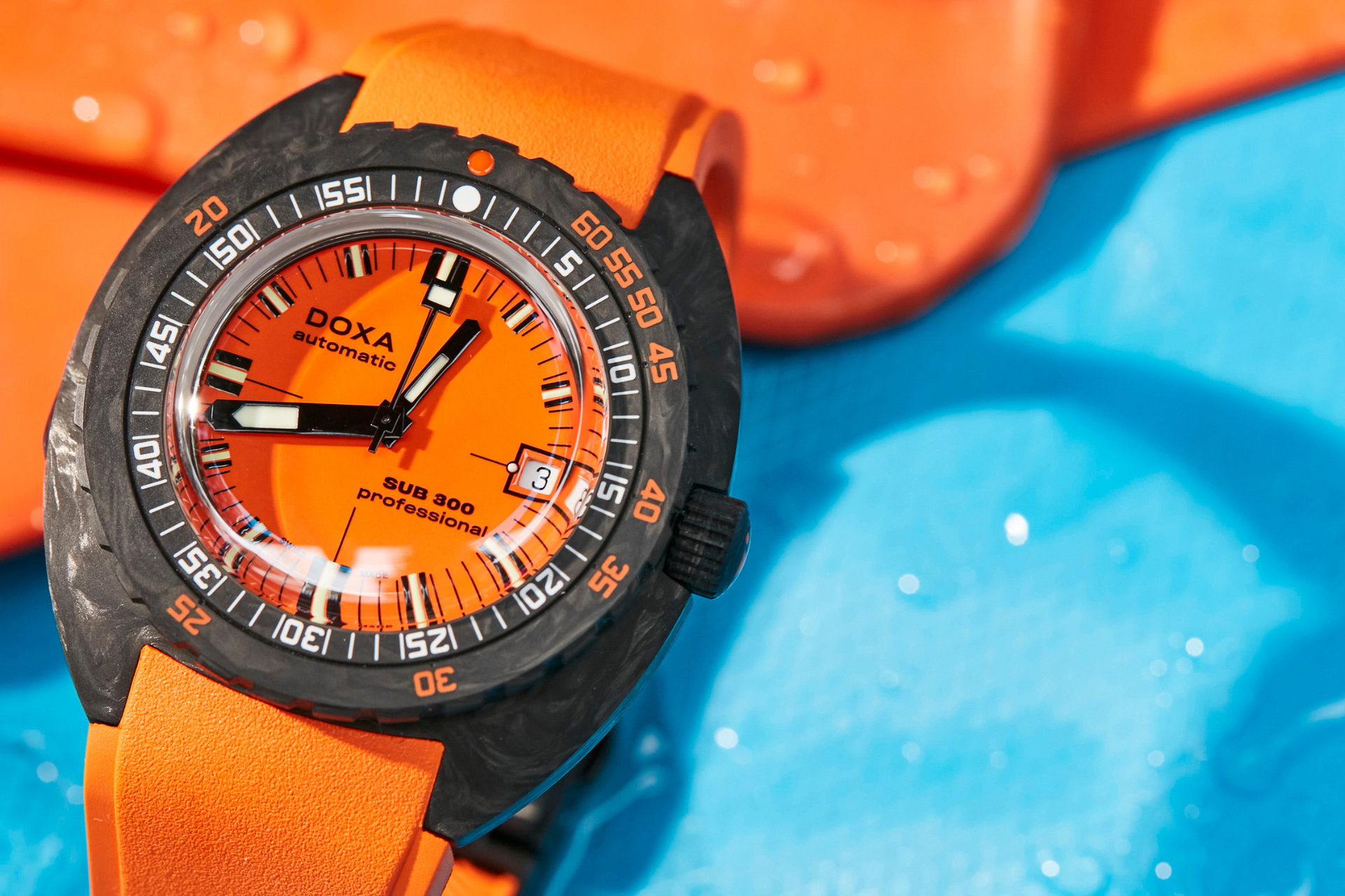 Doxa SUB 300 Carbon Professional Automatic (Orange Dial / 42.5mm)