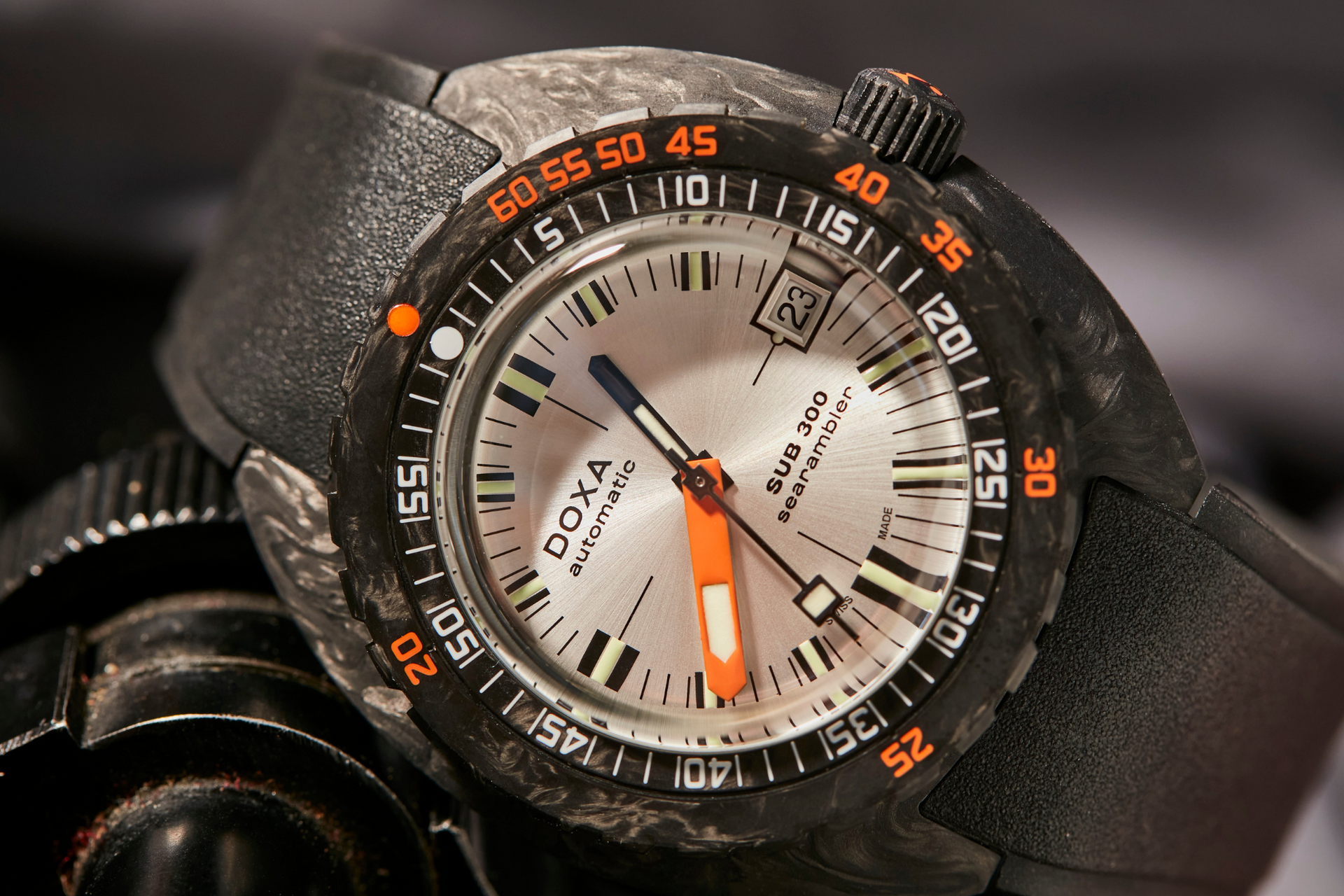 Doxa SUB 300 Carbon Searambler Automatic (Silver Dial / 42.5mm)