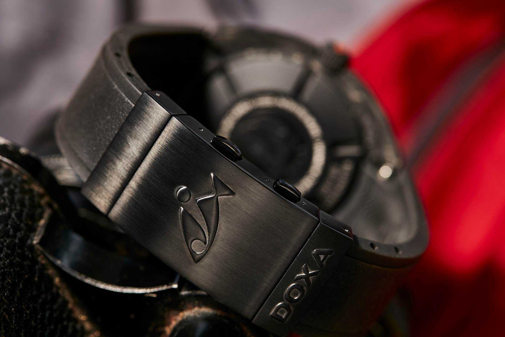 Doxa SUB 300 Carbon Searambler Automatic (Silver Dial / 42.5mm)