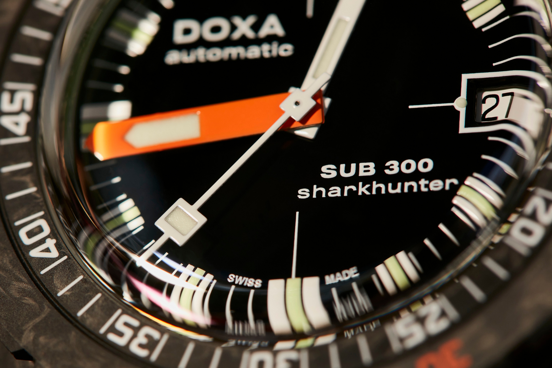 Doxa SUB 300 Carbon Sharkhunter Automatic (Black Dial / 42.5mm)