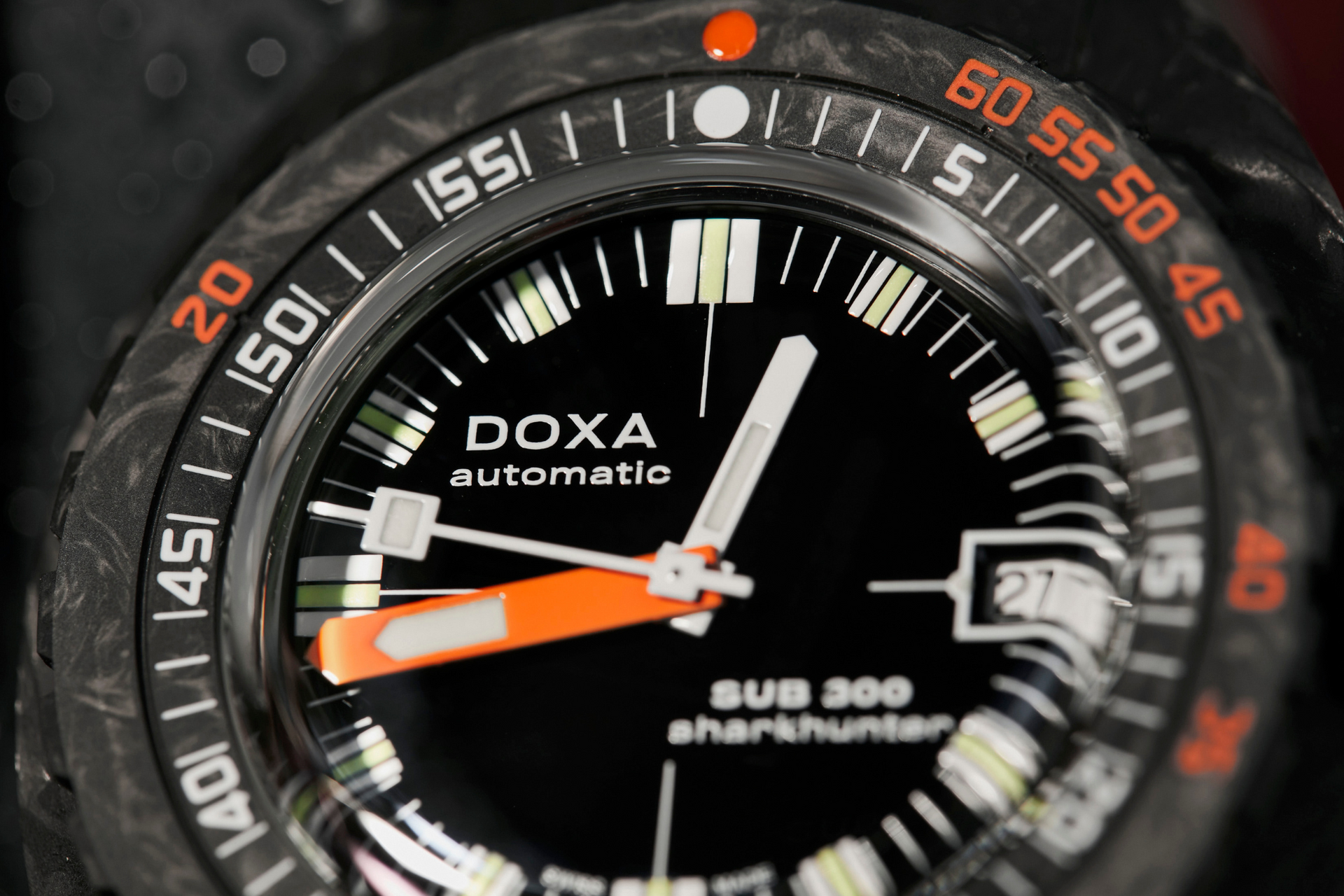 Doxa SUB 300 Carbon Sharkhunter Automatic (Black Dial / 42.5mm)