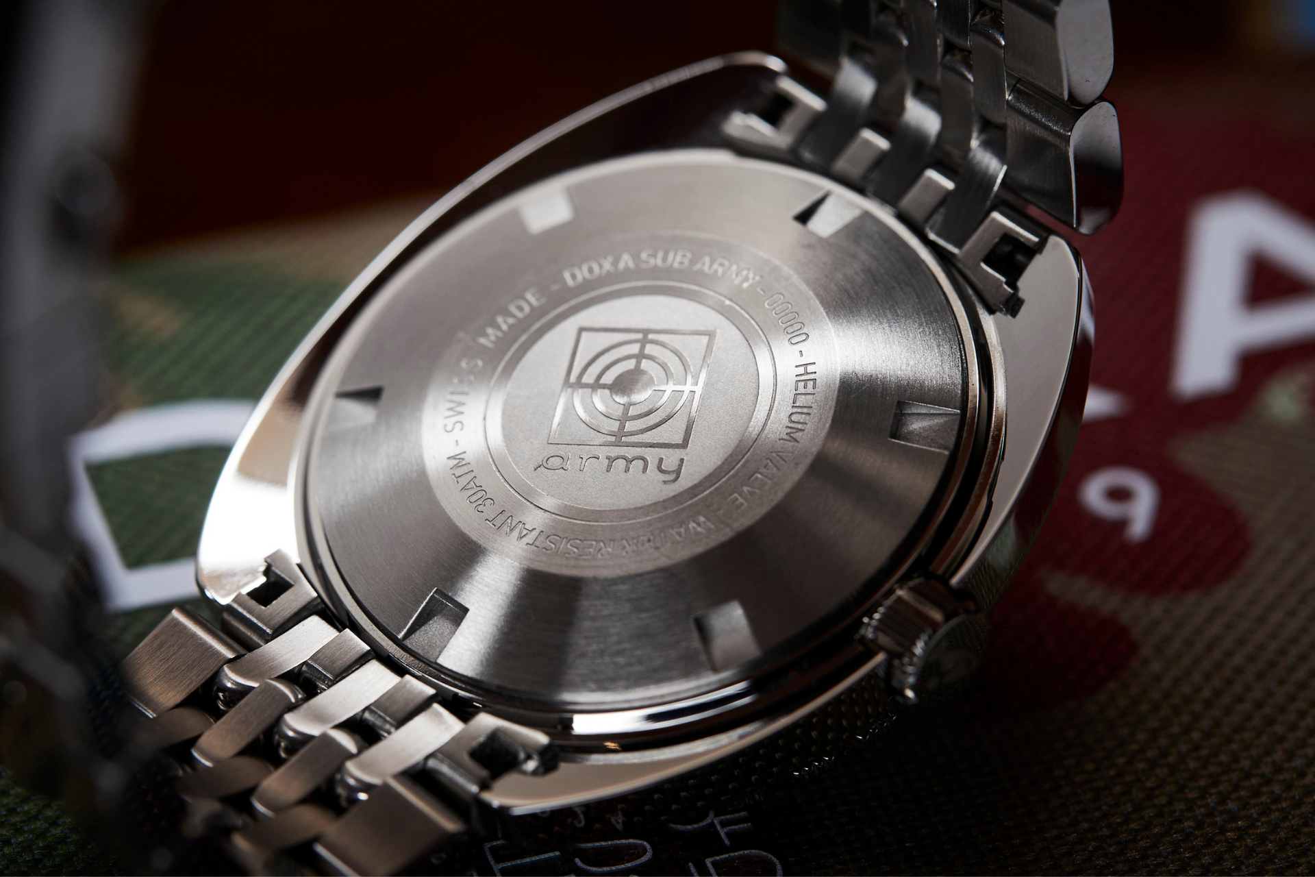 Doxa Army Automatique avec lunette en acier inoxydable (cadran beige / 42,5 mm)