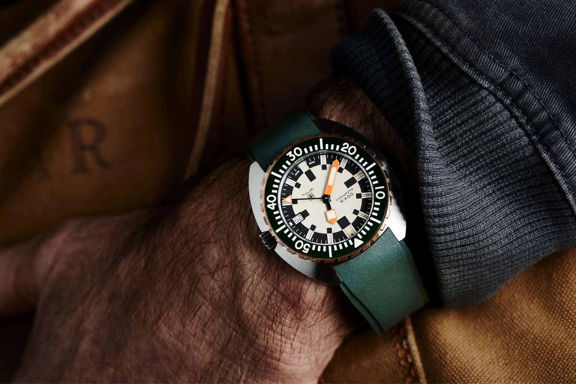 Doxa Army Bronze Bezel Automatic (Beige Dial / 42.5mm)