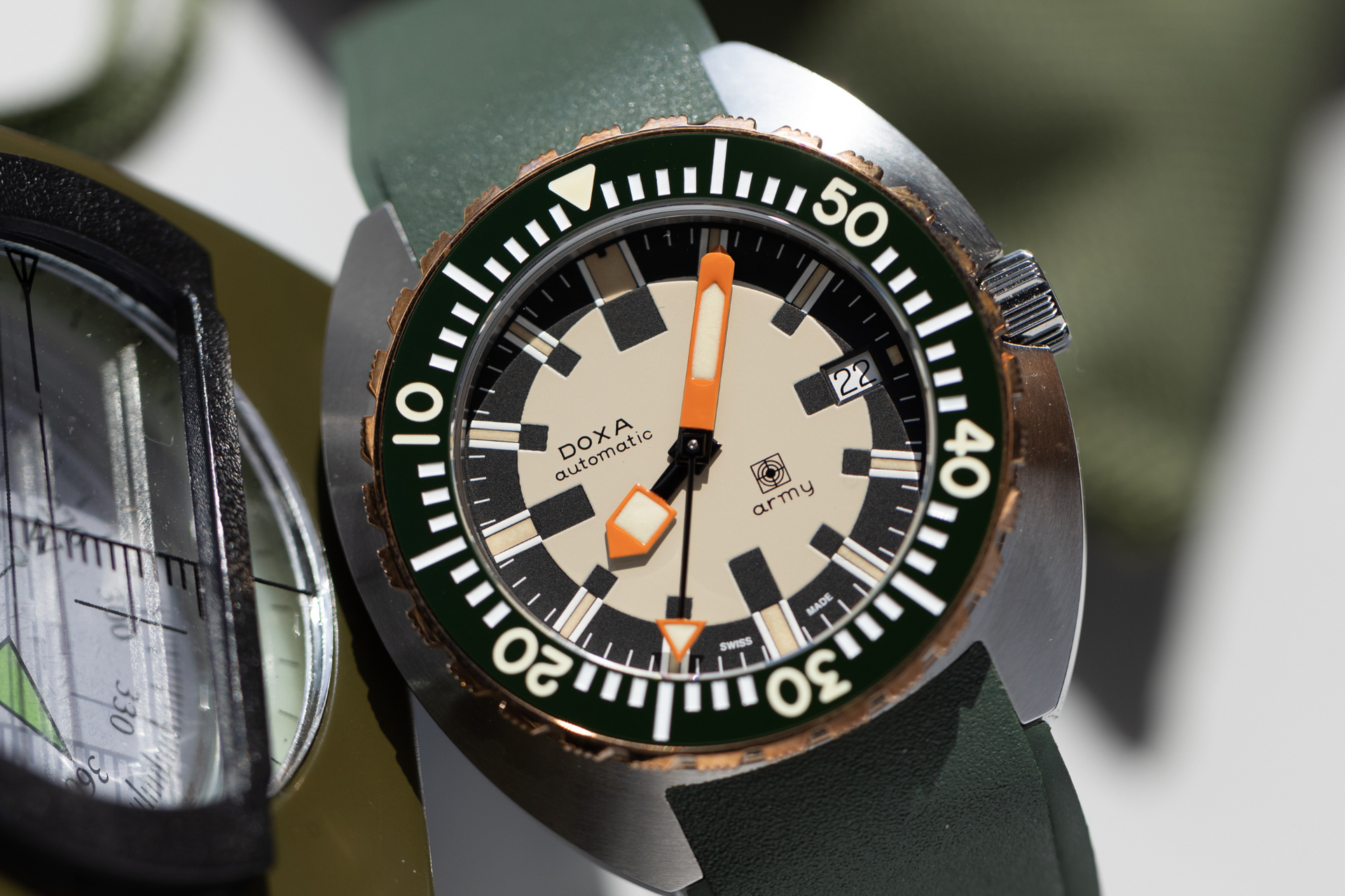 Doxa Army Bronze Bezel Automatic (Beige Dial / 42.5mm)