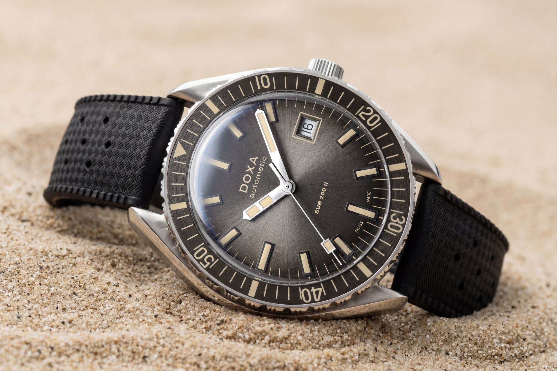 Doxa SUB 200 II Sharkhunter Vintage Automatic (Grey Dial / 44mm)