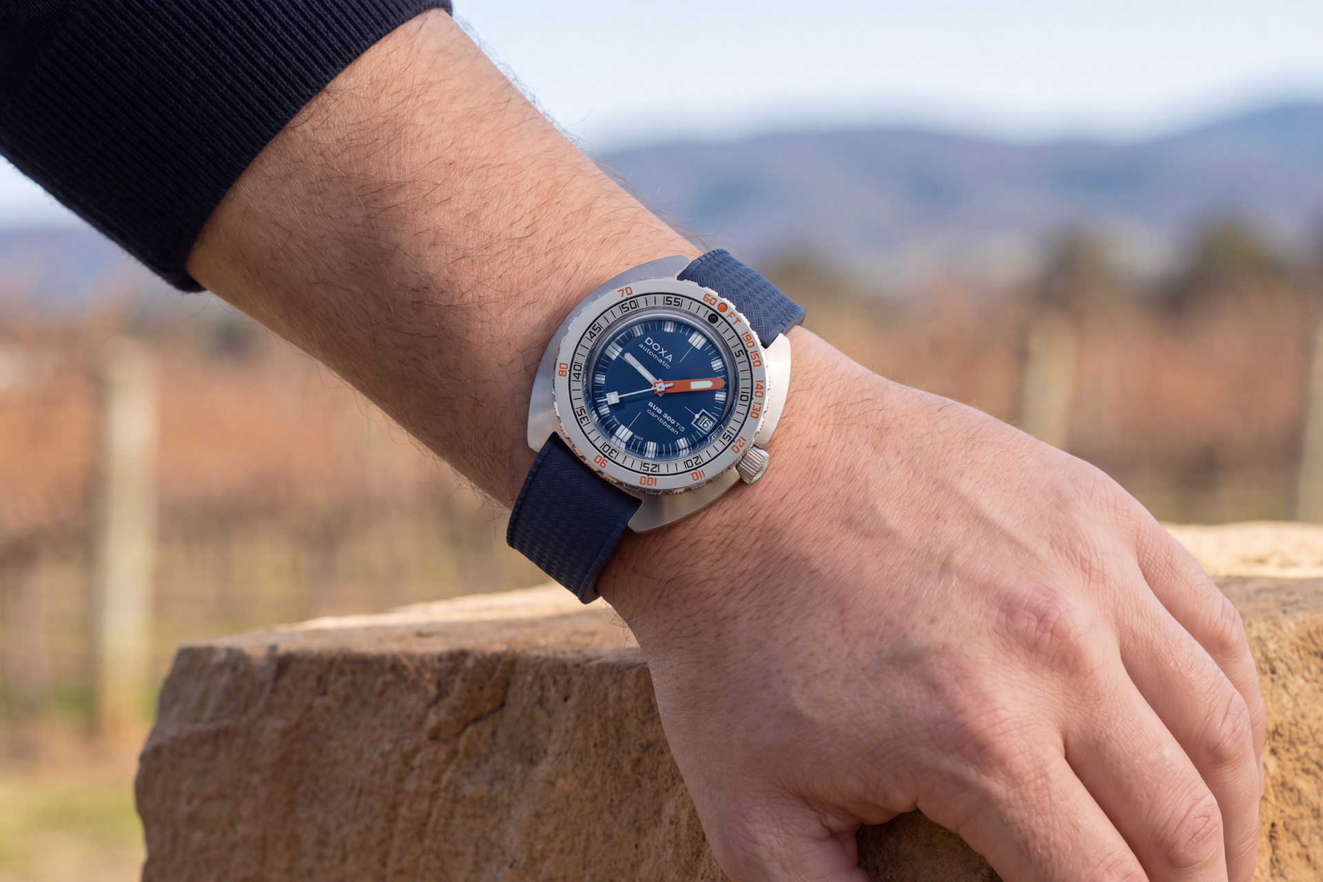 Doxa SUB 300 Ti5 Caribbean Automatic (Blue Dial / 42.5mm)