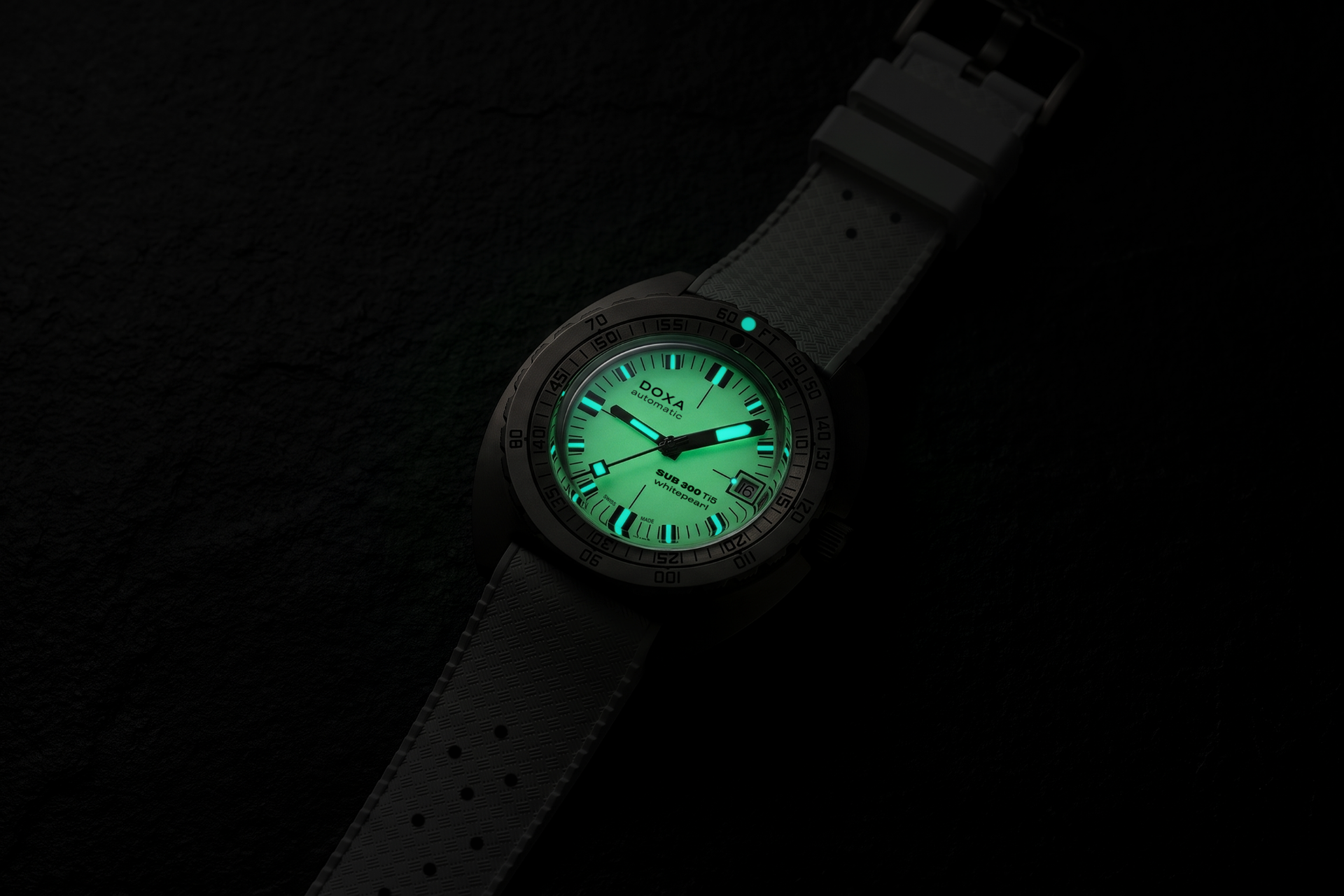 Doxa SUB 300 Ti5 Whitepearl Automatic (White Dial / 42.5mm)