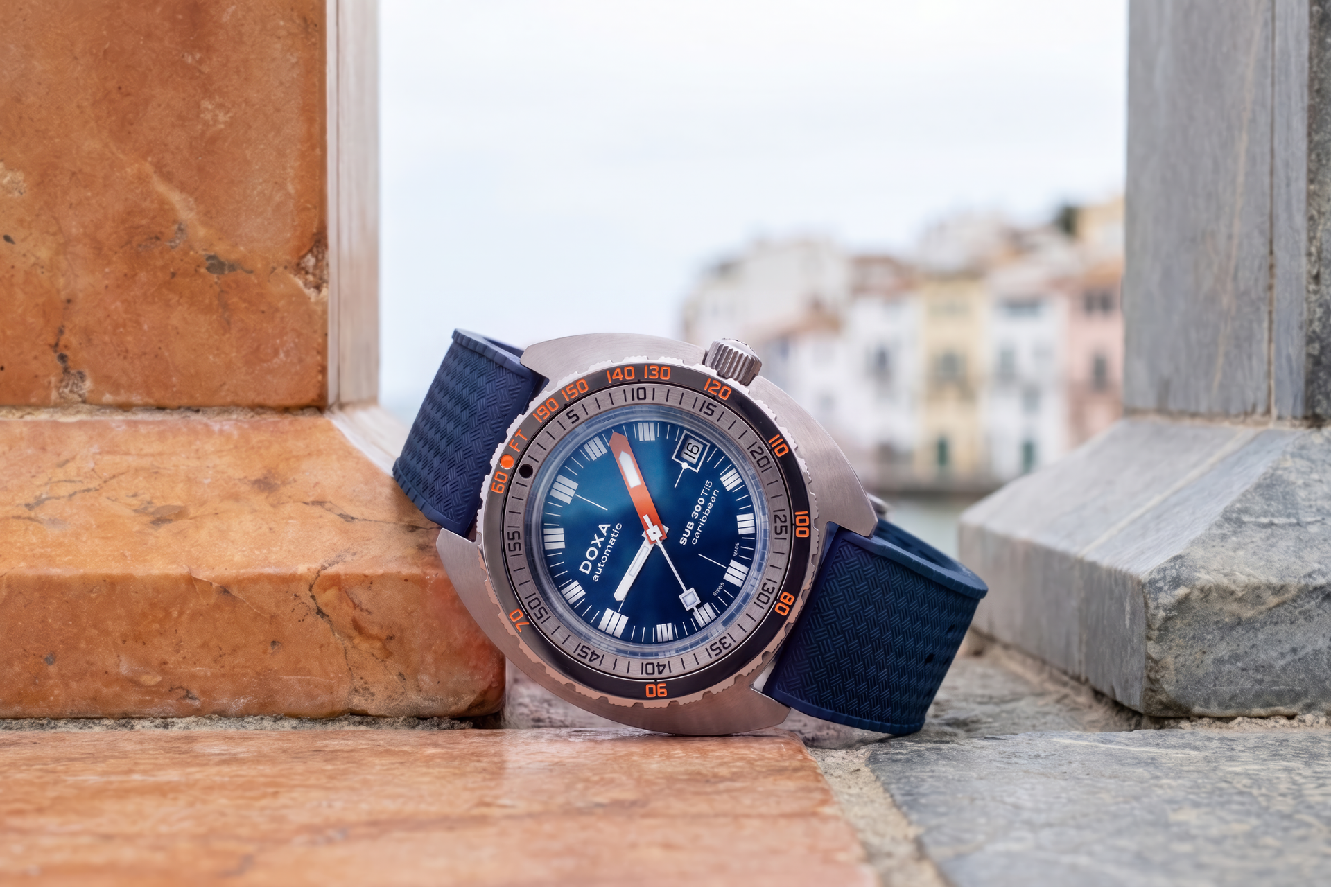 Doxa SUB 300 Ti5 Caribbean Automatic (Blue Dial / 42.5mm)