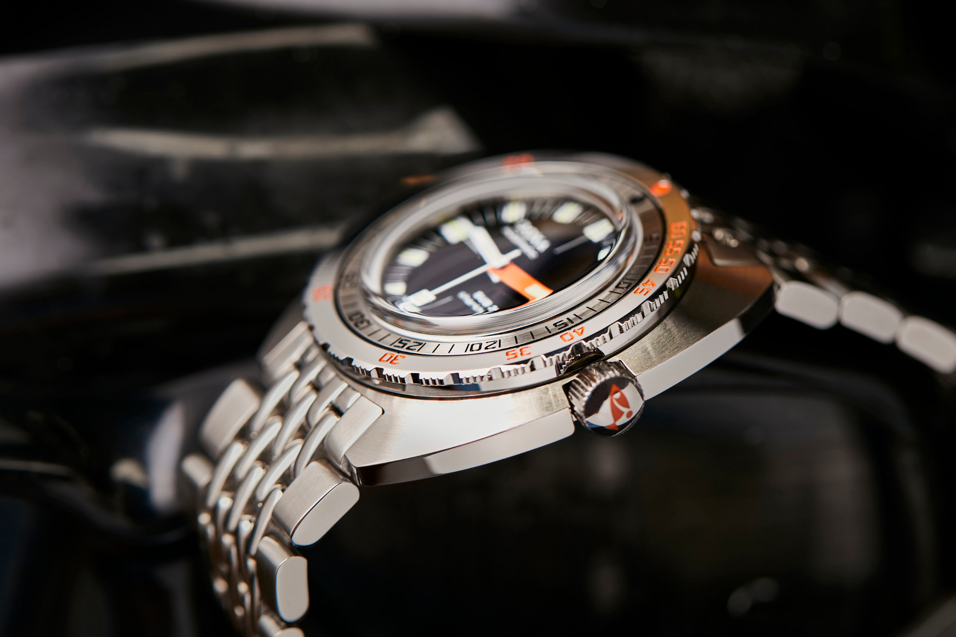 Doxa SUB 300 Sharkhunter Automatic (Black Dial / 42.5mm)