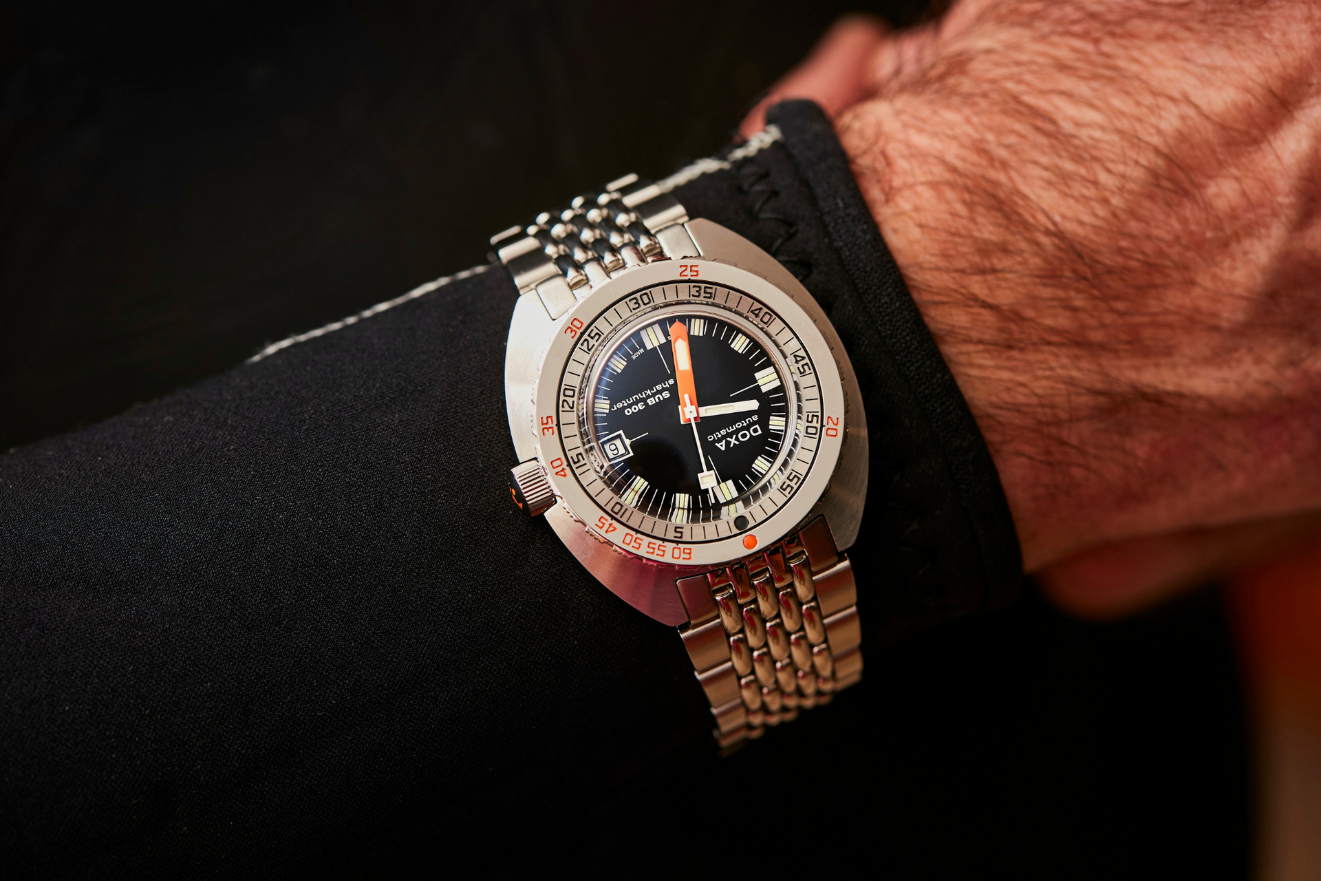 Doxa SUB 300 Sharkhunter Automatic (Black Dial / 42.5mm)