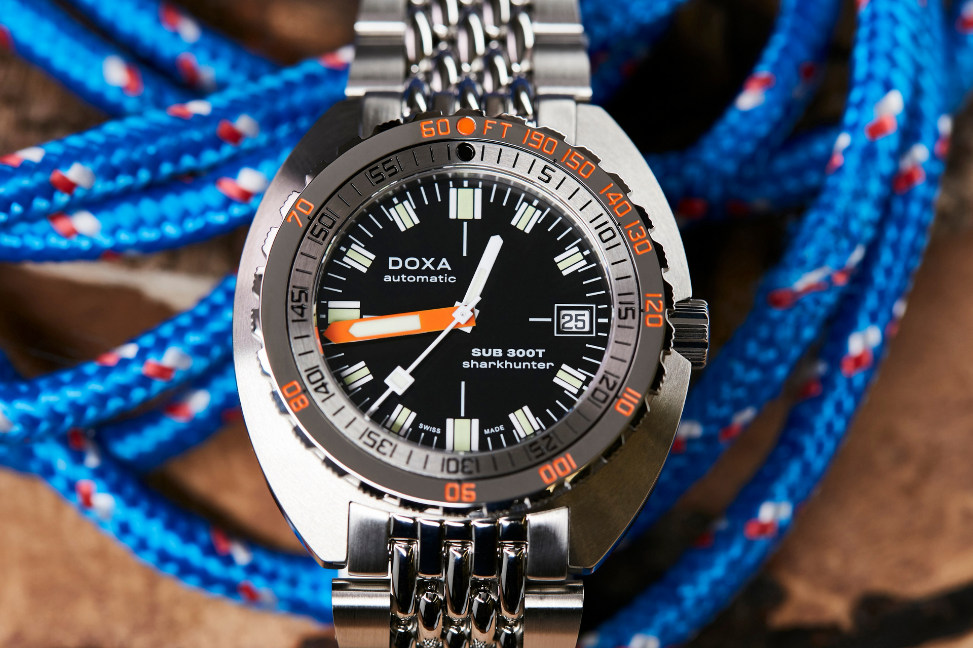 Doxa SUB 300T Sharkhunter Automatic (Black Dial / 42.5mm)