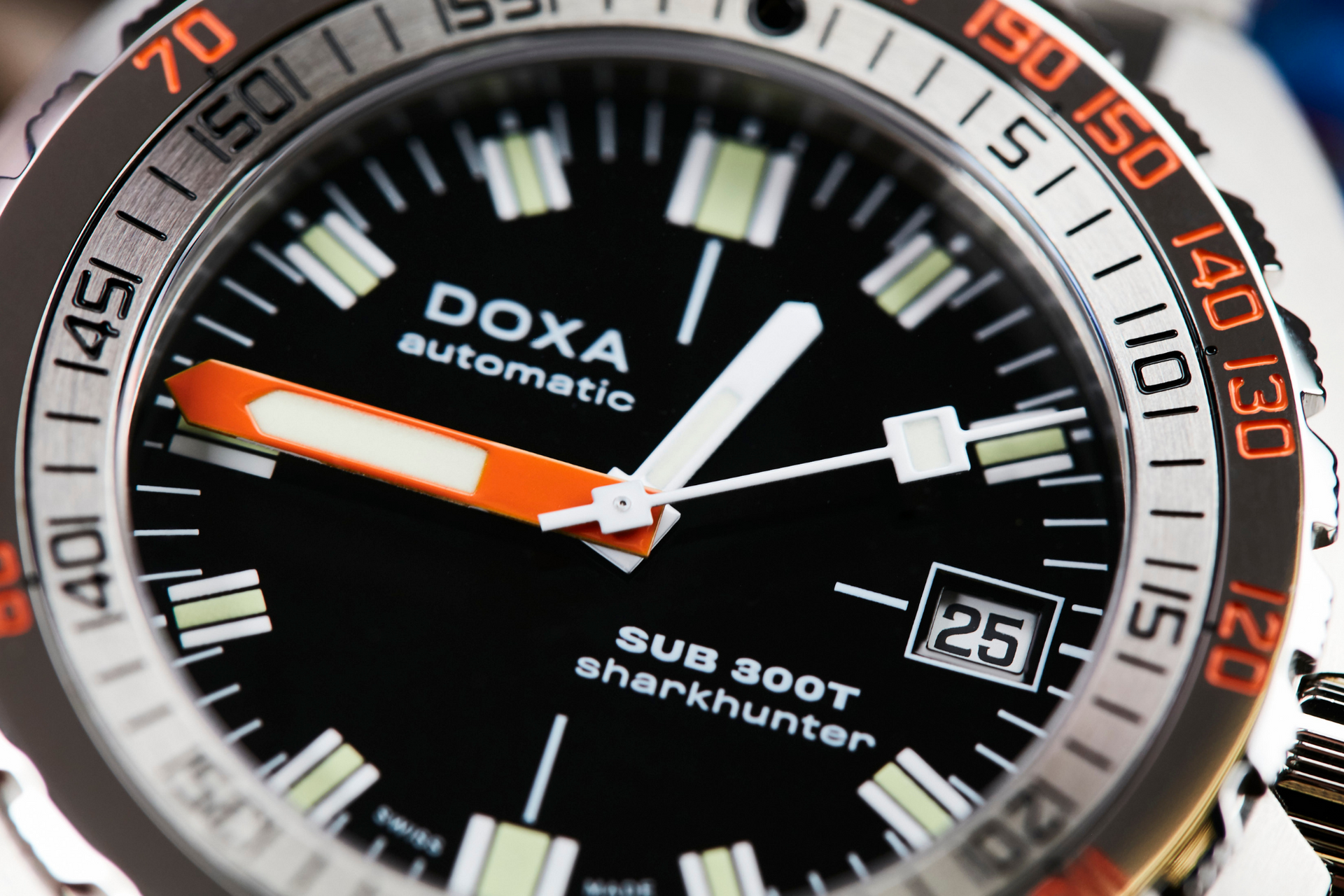 Doxa SUB 300T Sharkhunter Automatic (Black Dial / 42.5mm)