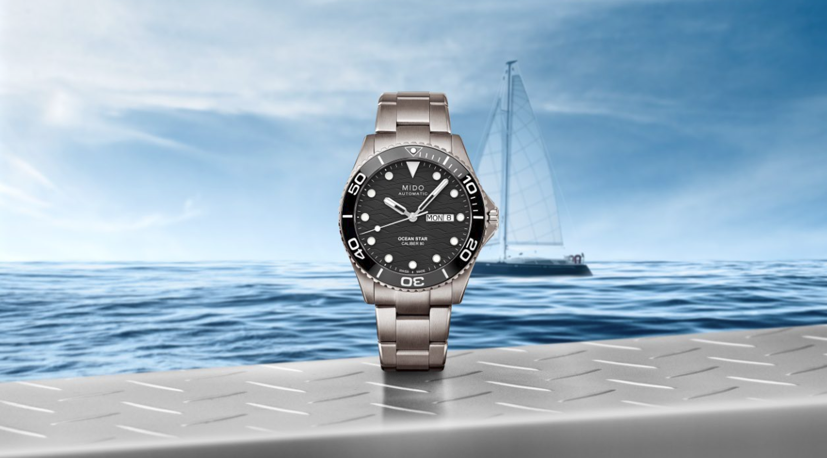MIDO Ocean Star 200C Titanium Automatic (Black Dial / 42.5mm)