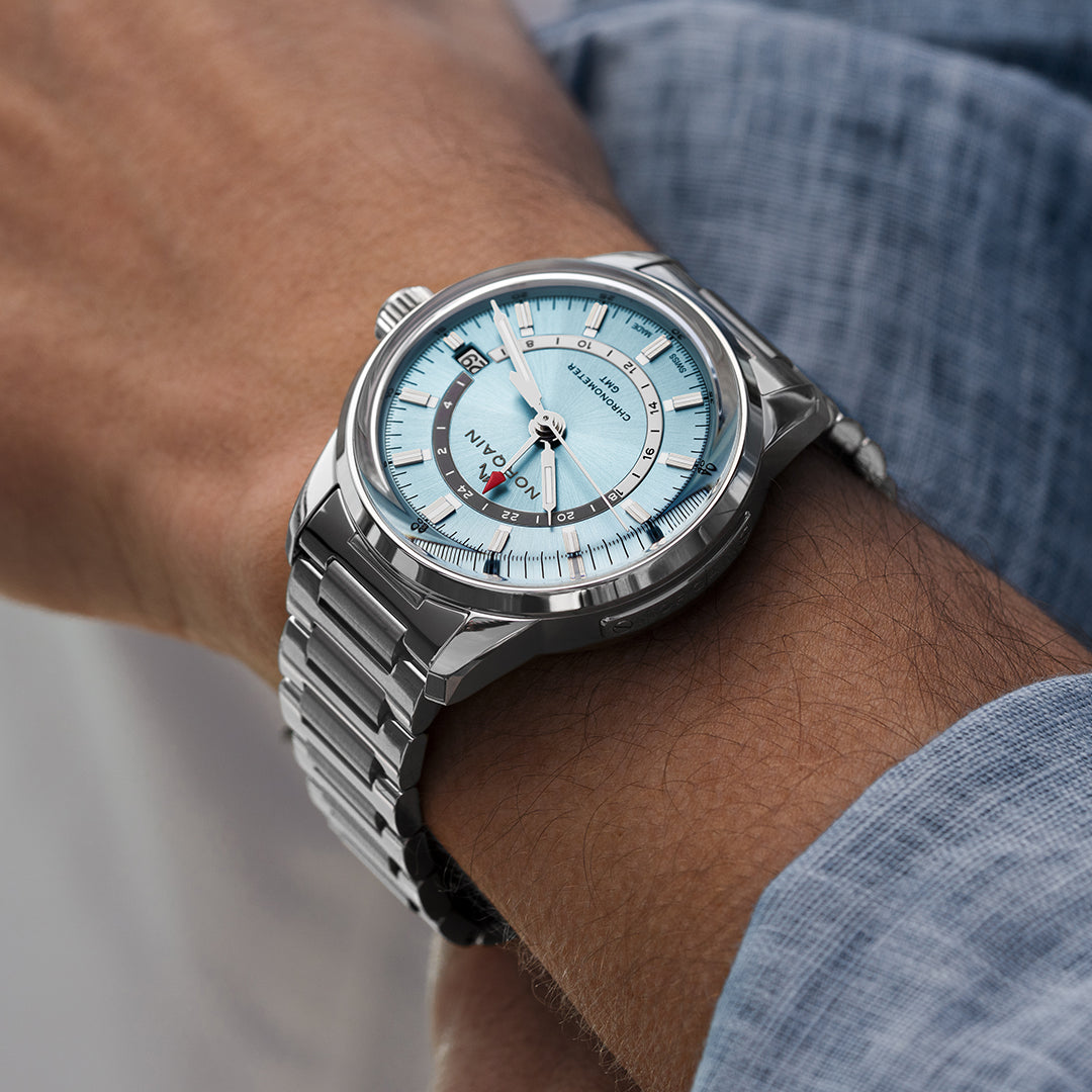 Norqain Freedom 60 GMT Auto (cadran bleu glacier / 40mm)
