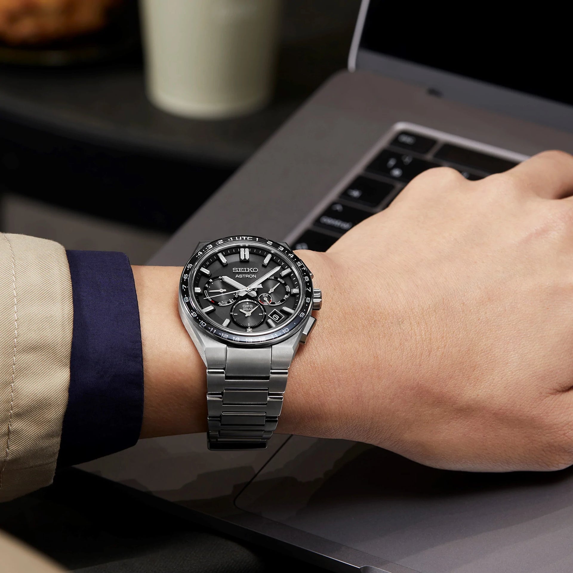 Seiko Astron SSH111 (Black Dial / 43mm)