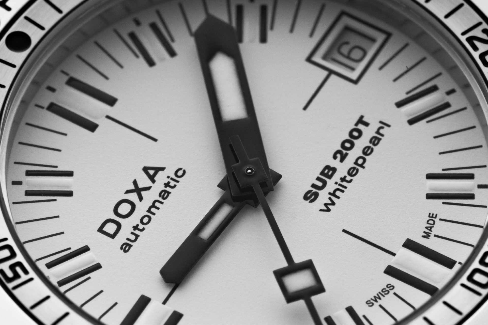 Doxa SUB 200T Whitepearl Automatic (White Dial / 39mm)