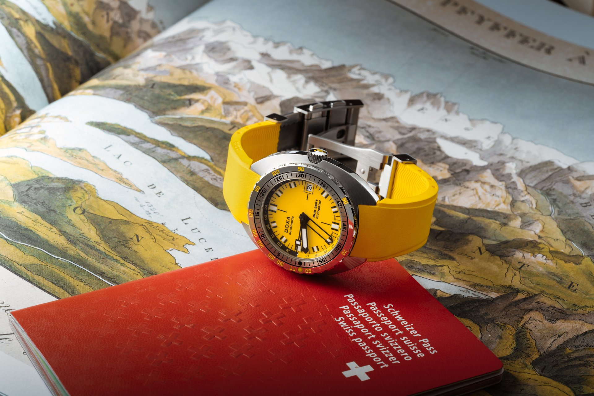 Doxa SUB 250T GMT Divingstar Automatic (Yellow Dial / 40mm)