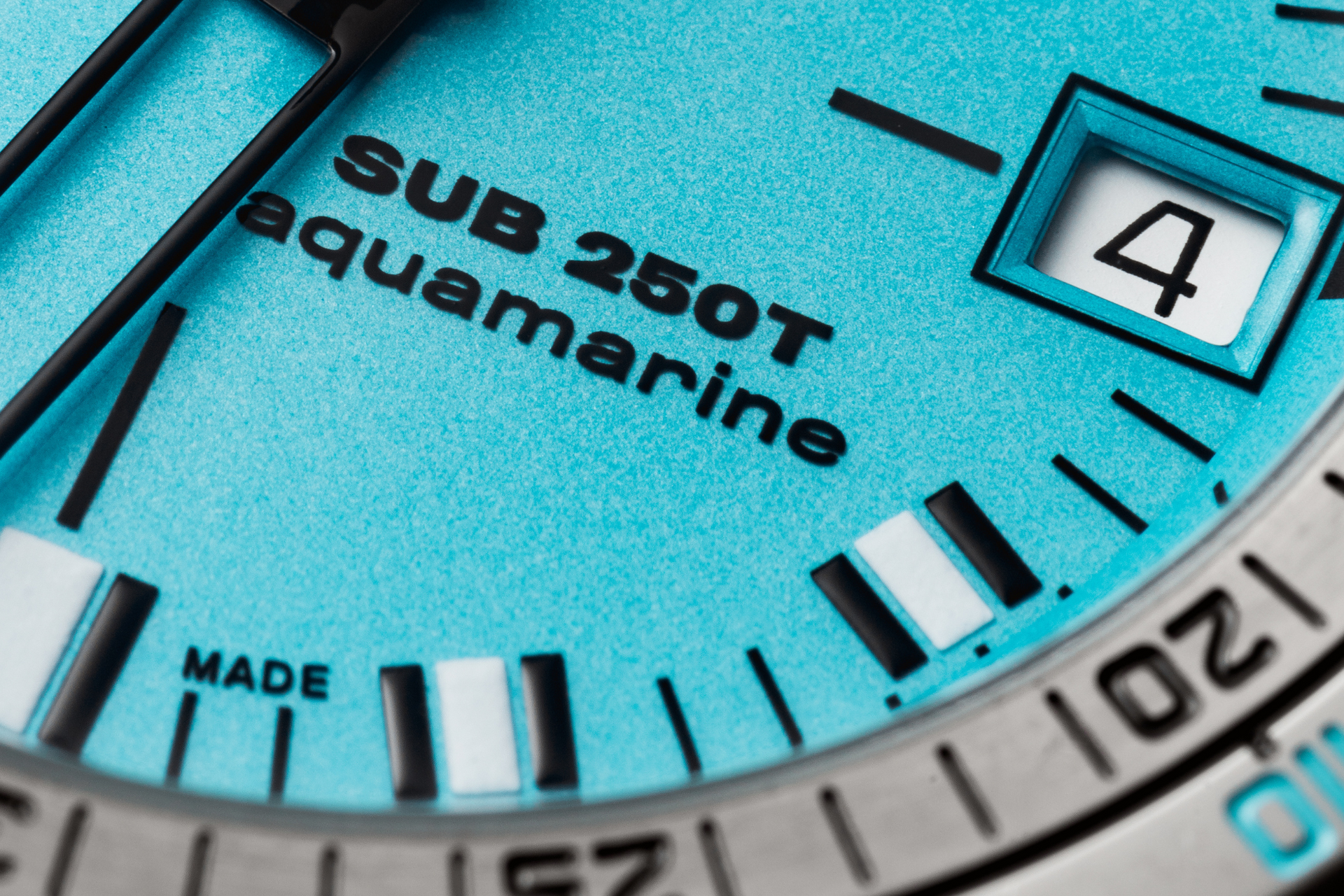 Doxa SUB 250T GMT Aquamarine Automatic (Aquamarine Dial / 40mm)