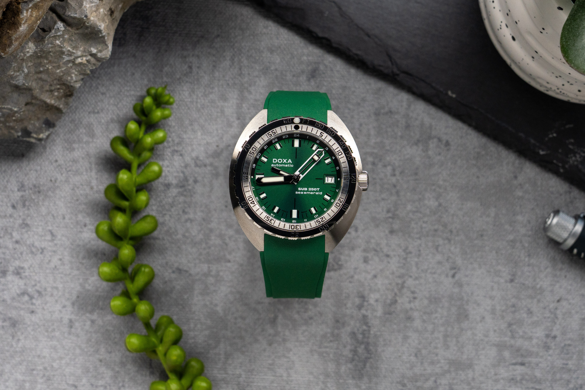 Doxa SUB 250T GMT Sea Emerald Automatic (Green Dial / 40mm)