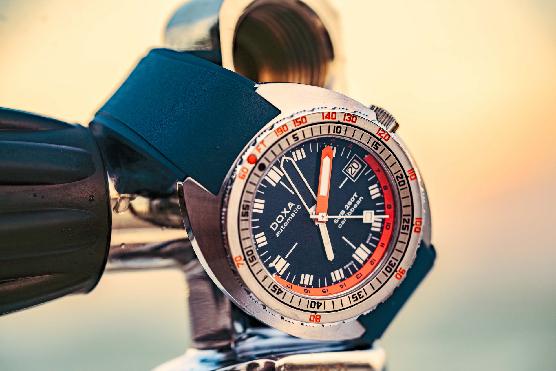 Doxa SUB 250T GMT Caribbean Automatic (Blue Dial / 40mm)