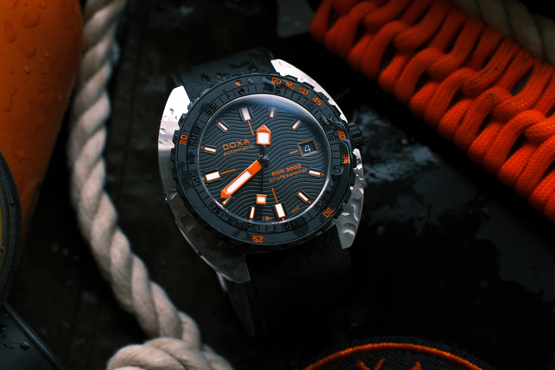 Doxa SUB 300 Beta Professional Automatic (Black Dial / 42.5mm)